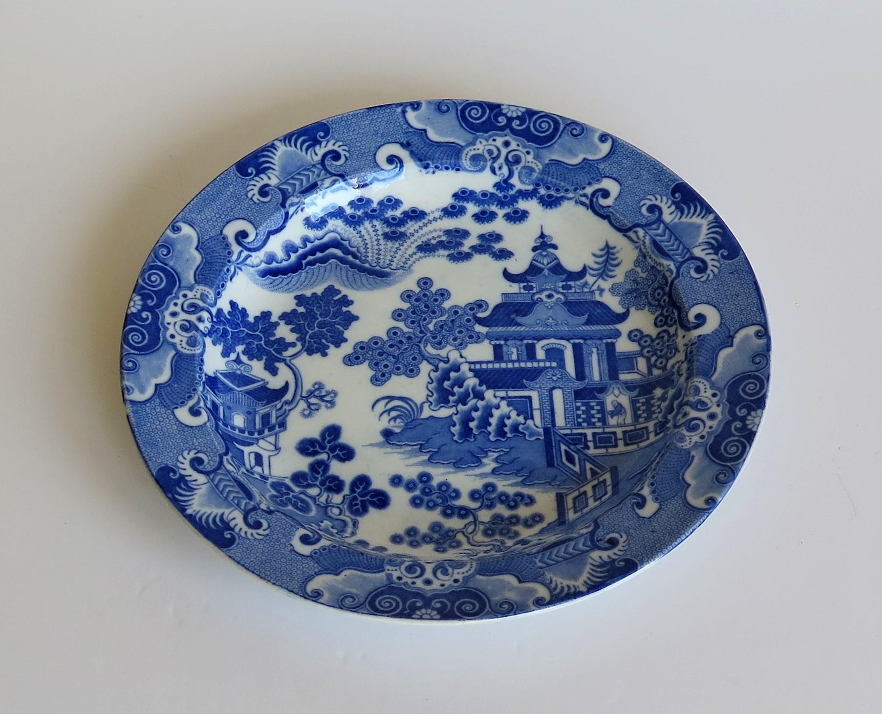 Fine Early Spode Pearlware Plate Blue and White Pagoda Pattern, circa 1805 In Good Condition In Lincoln, Lincolnshire