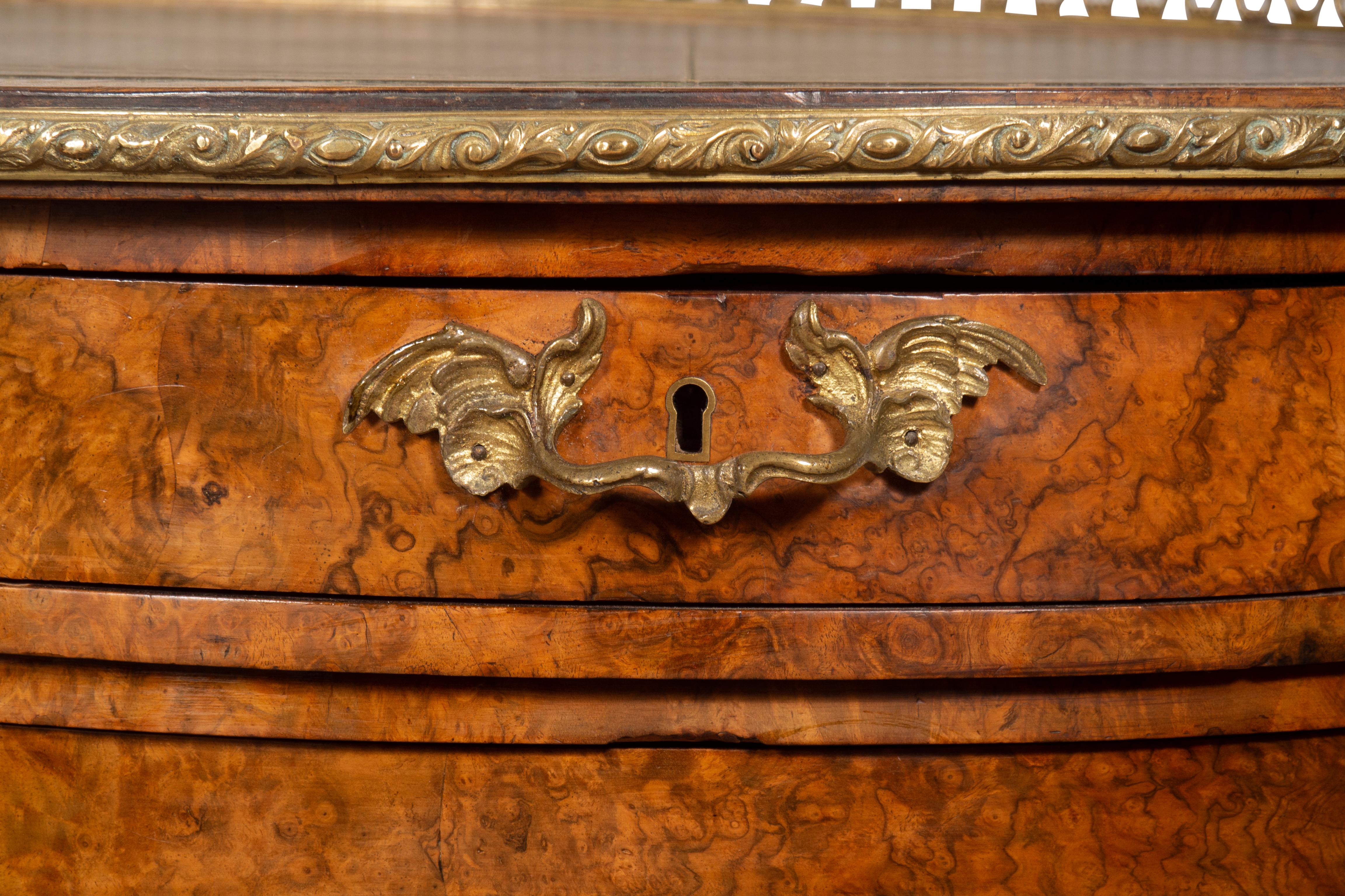 Mid-19th Century Fine Early Victorian Burl Walnut Kidney Shaped Desk For Sale