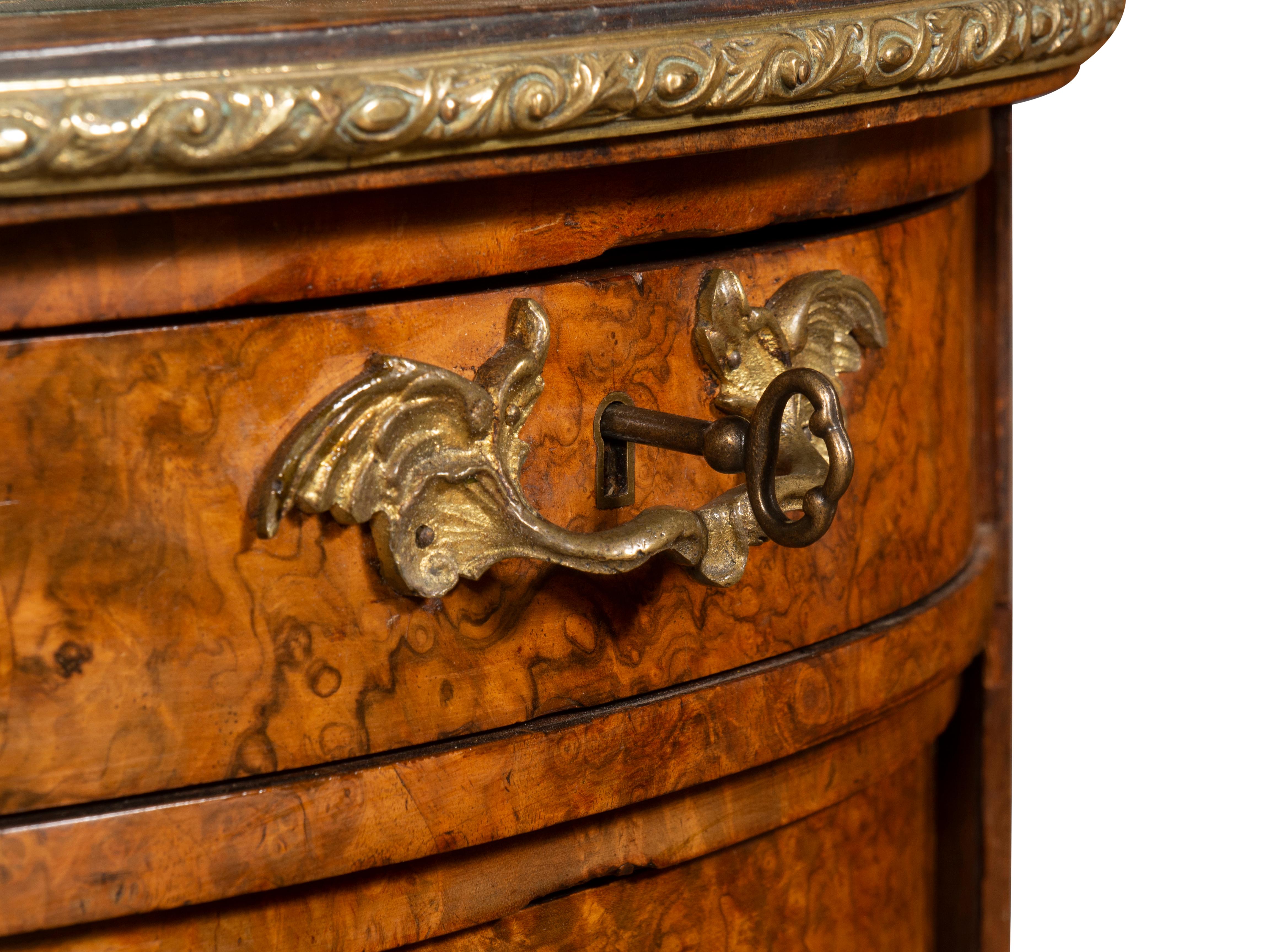 Fine Early Victorian Burl Walnut Kidney Shaped Desk For Sale 2