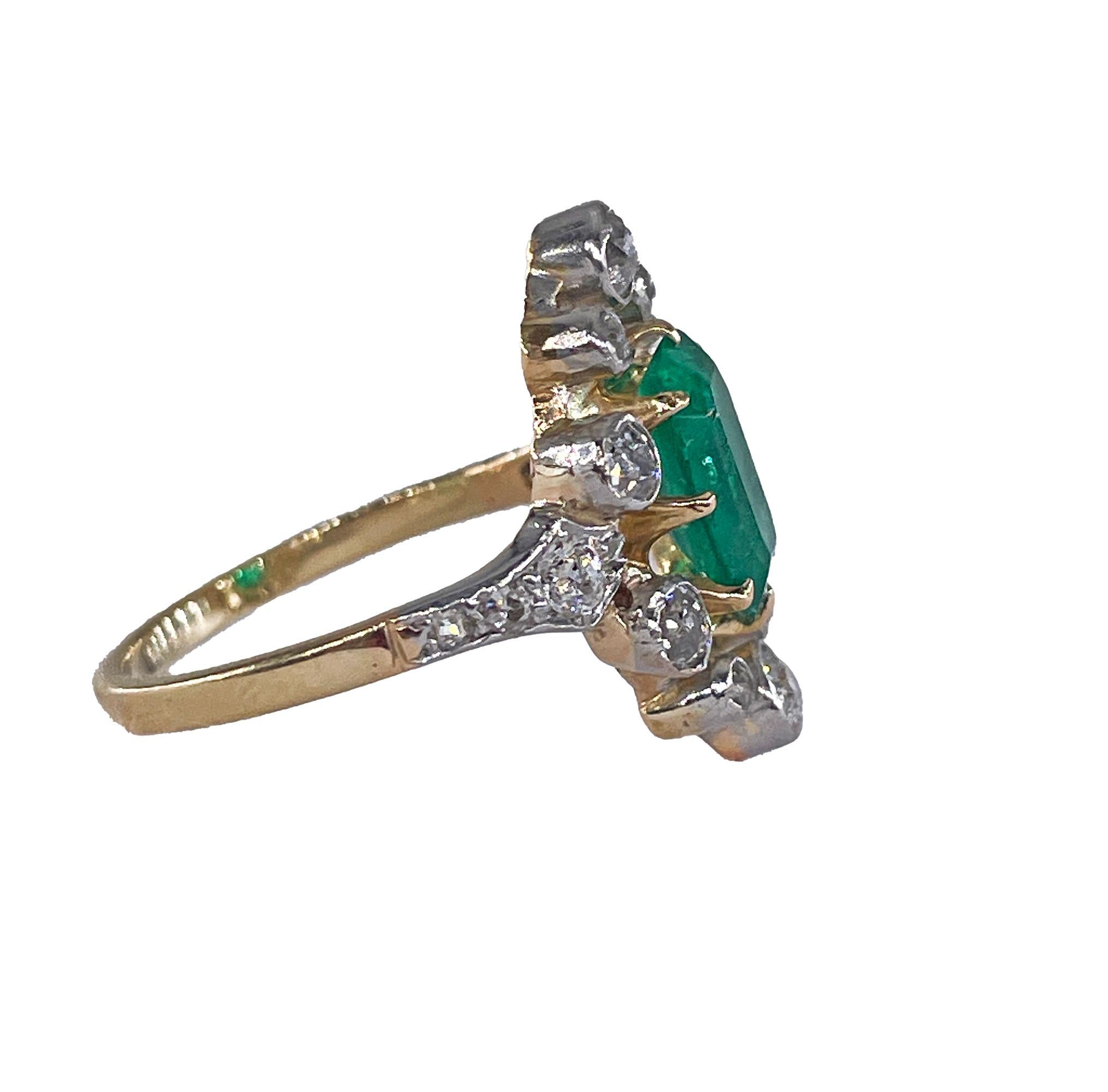 Anillo eduardiano de esmeralda COLOMBIANA de 3,28 quilates GIA y diamante de talla europea de 18 quilates en plata en Bueno Estado en New York, NY