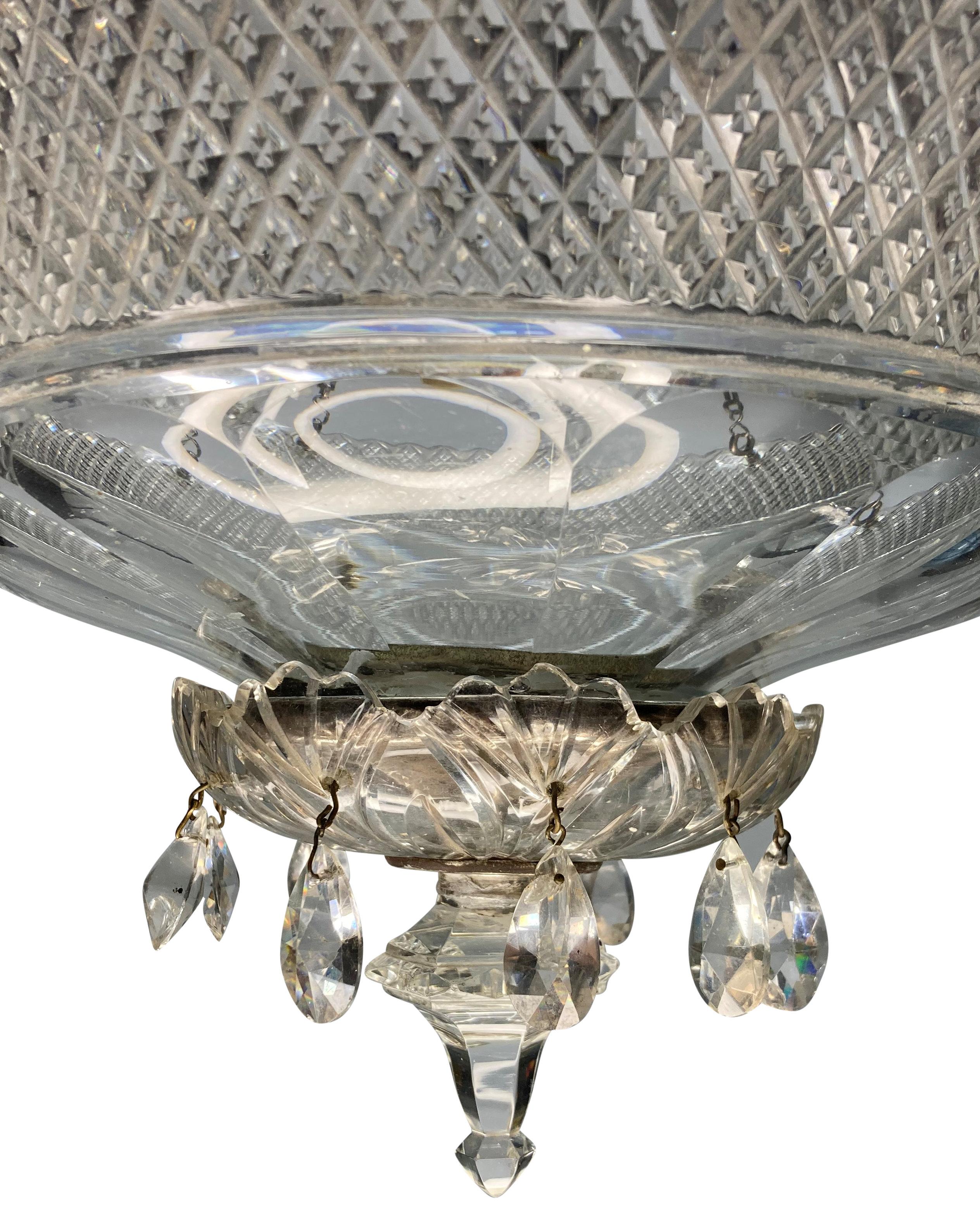 Début du 20ème siècle Lampe à vaisselle en verre taillé de style édouardien en vente