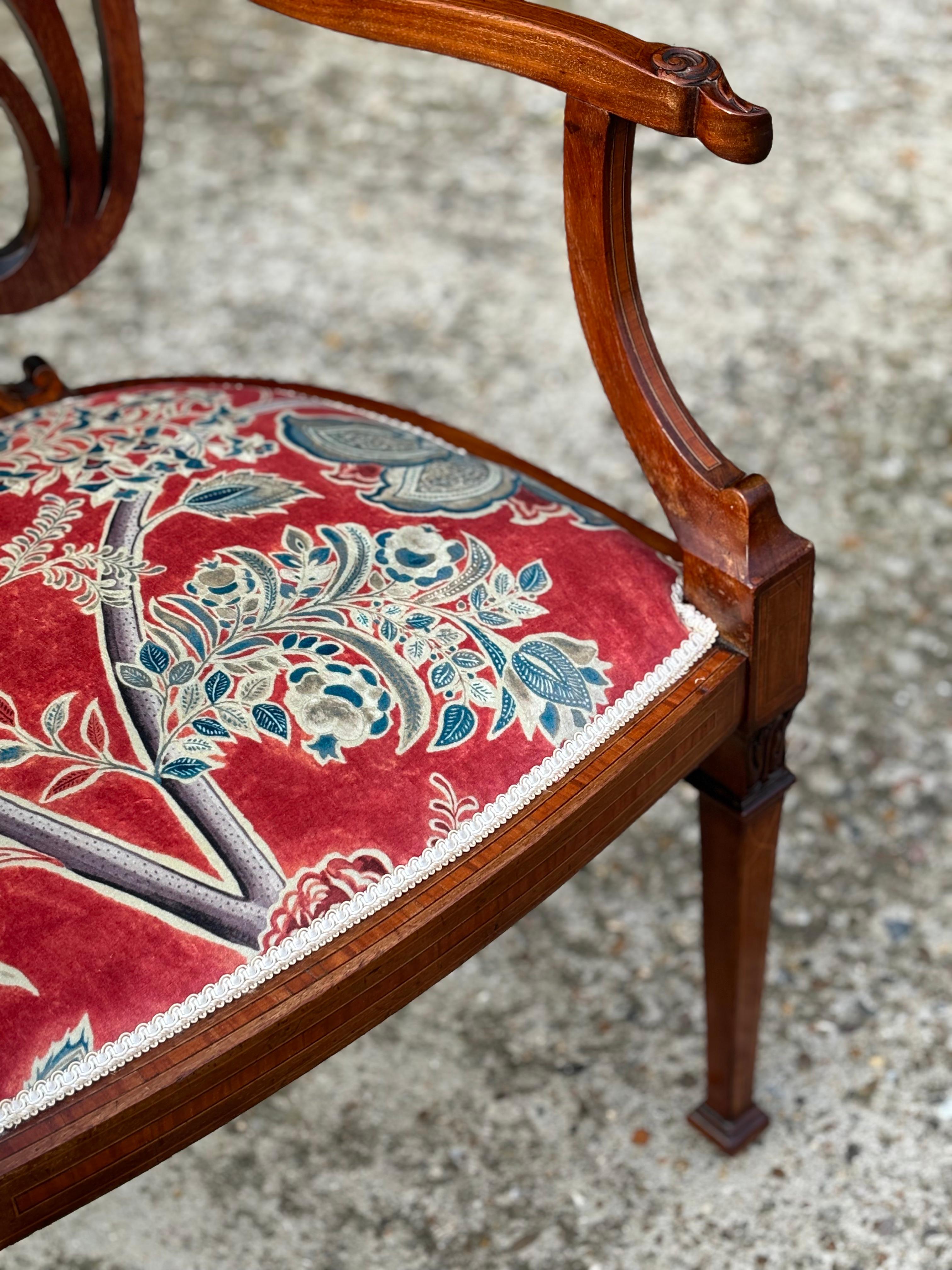 Tissu Fauteuil d'appoint en marqueterie et incrustation d'époque édouardienne en vente