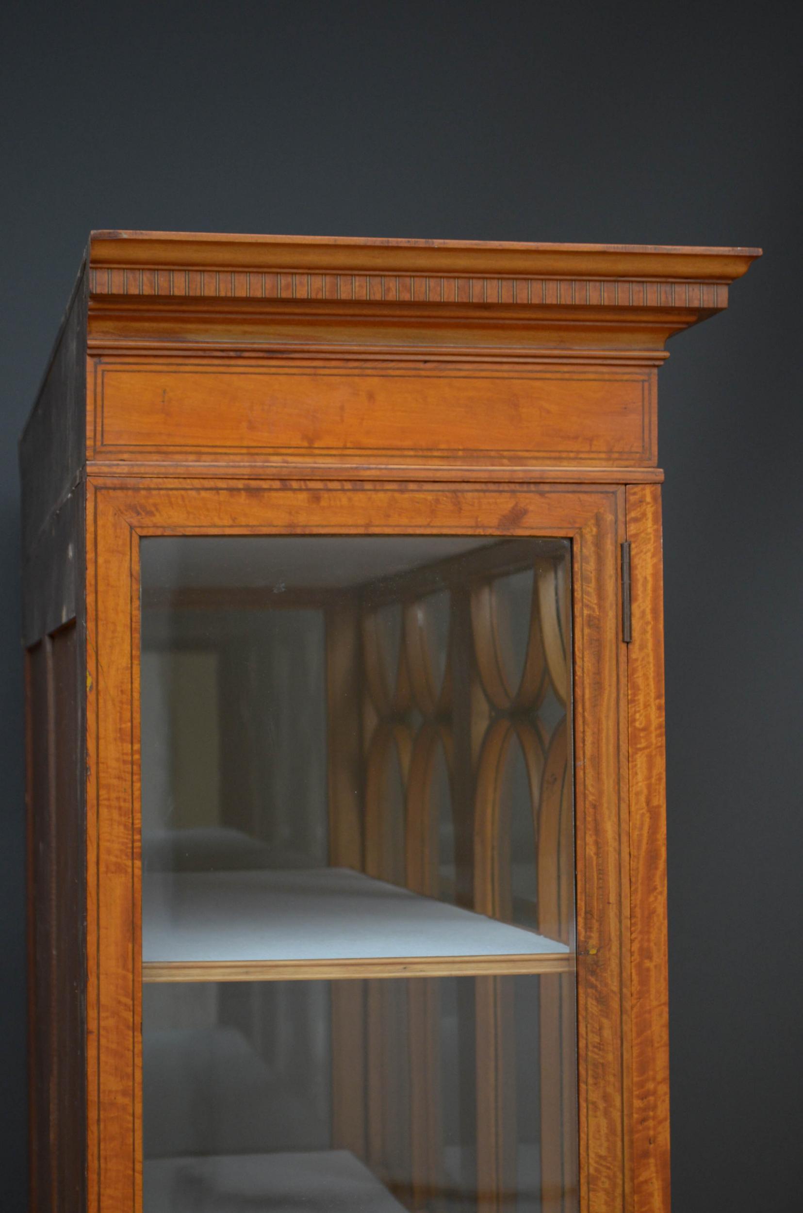 Fine Edwardian Satinwood Display Cabinet 10