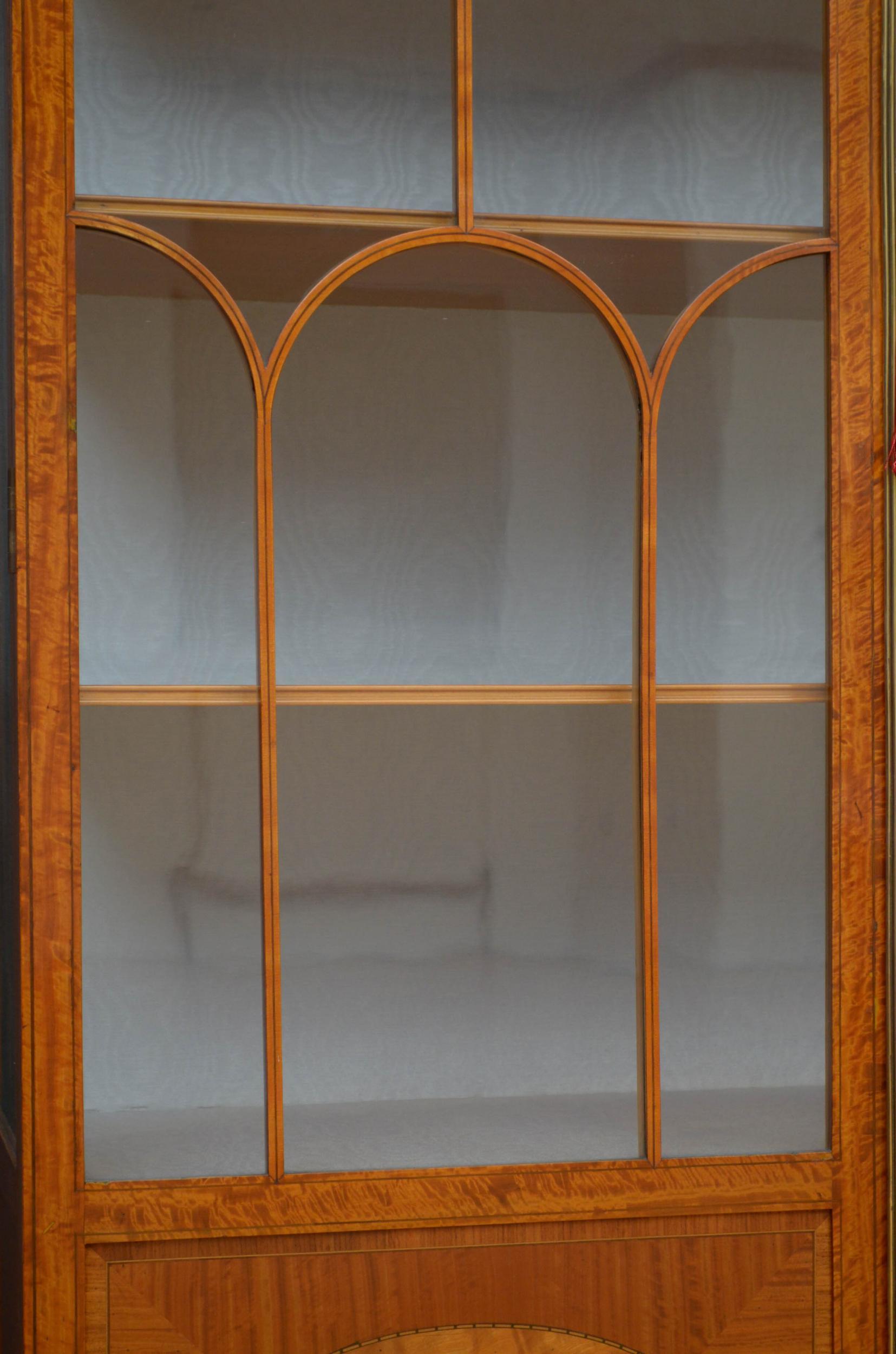 Fine Edwardian Satinwood Display Cabinet 3
