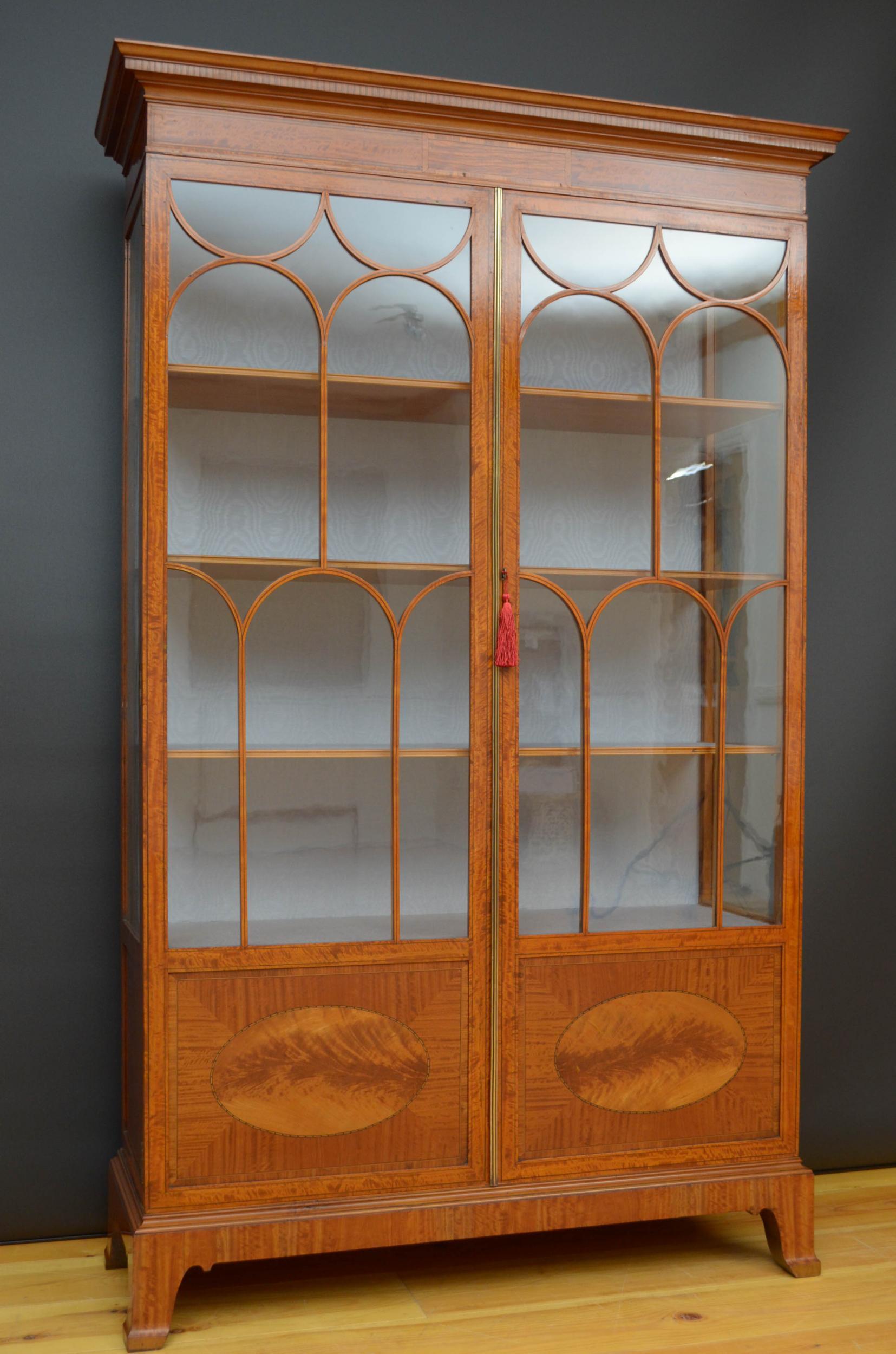 Fine Edwardian Satinwood Display Cabinet 4