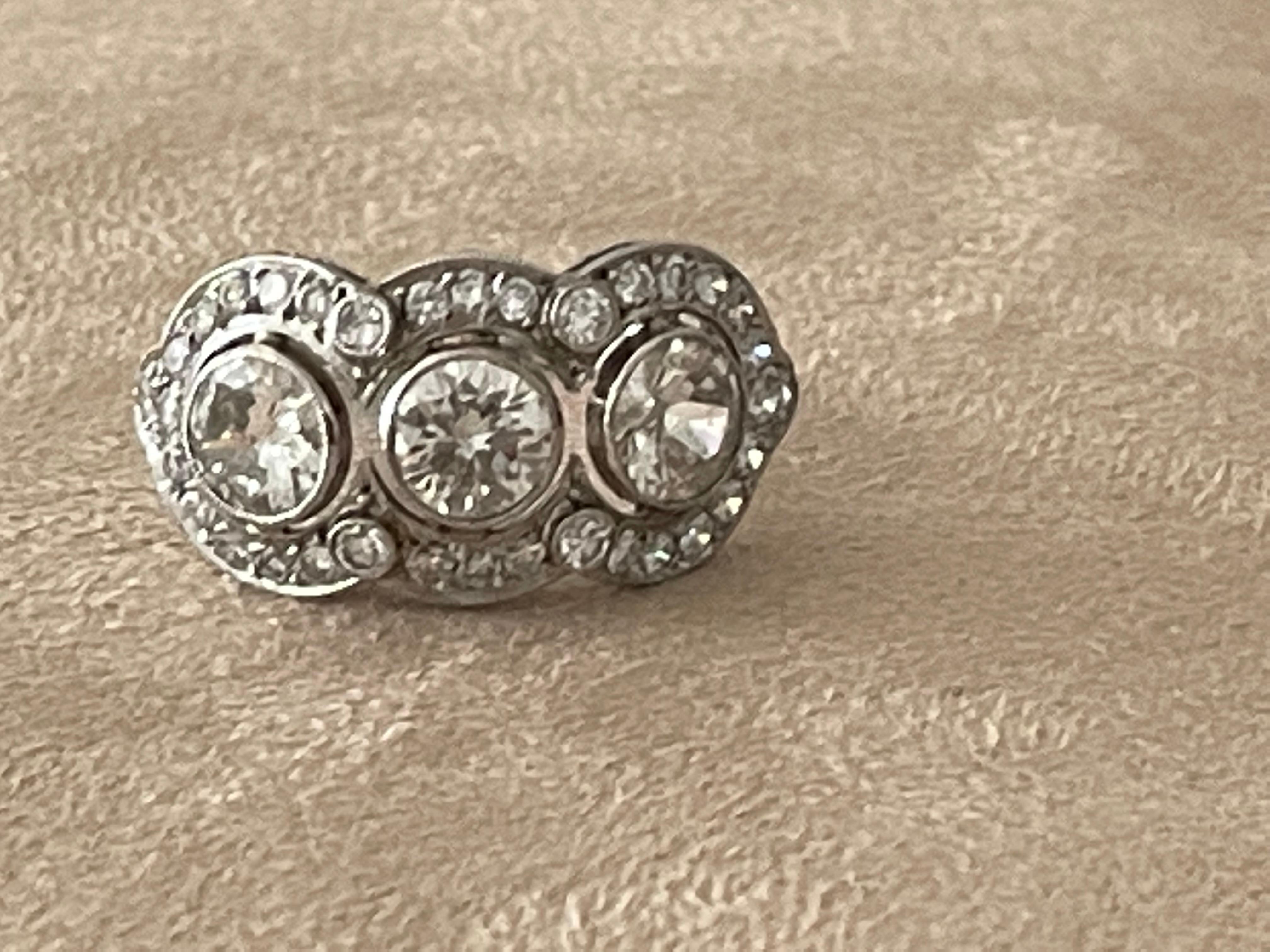 Fine Edwardian Three Stone Ring Platinum Diamond Ring For Sale 6