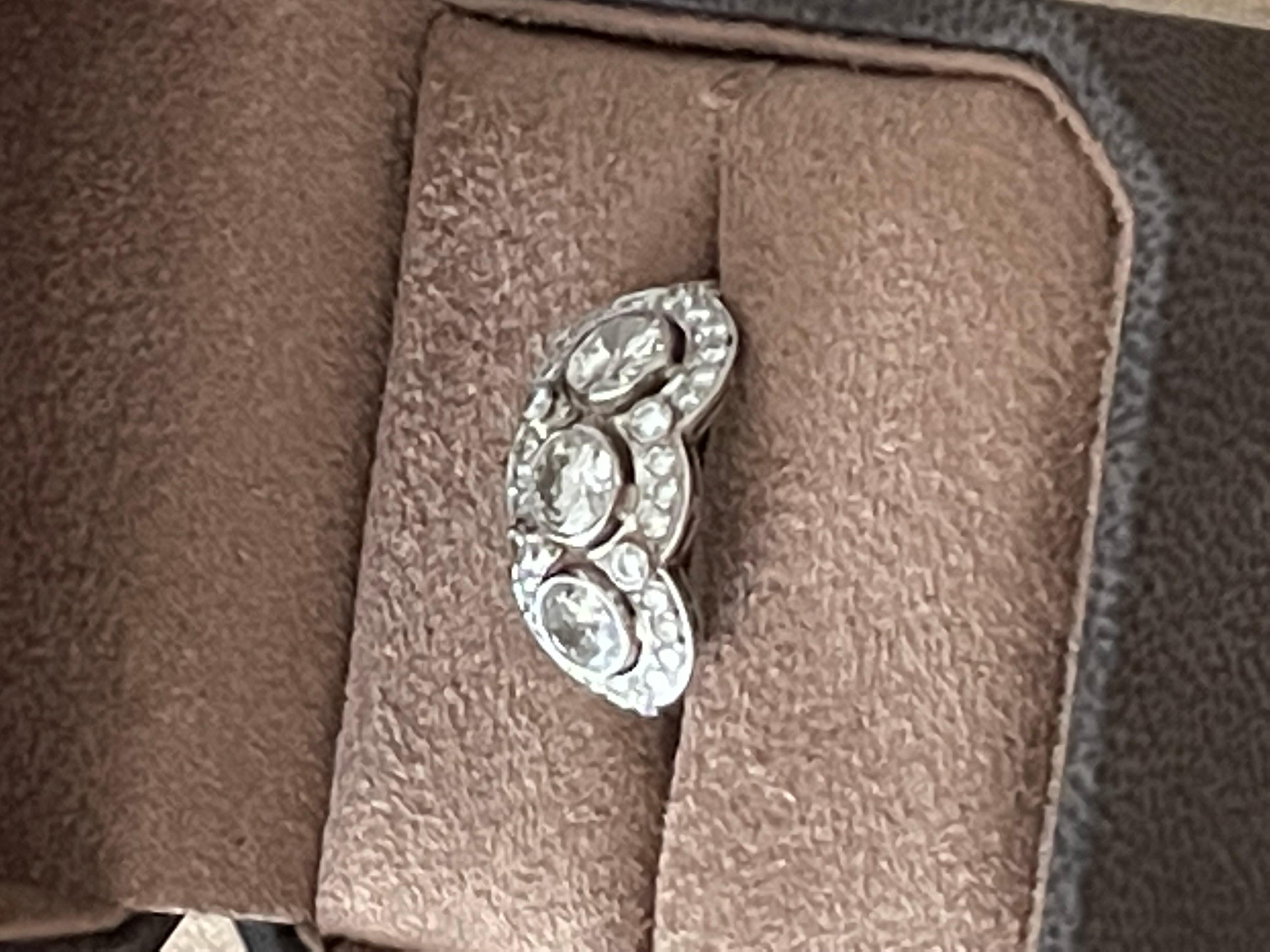 Feiner Edwardianischer Drei Stein Ring Platin Diamant Ring im Angebot 7