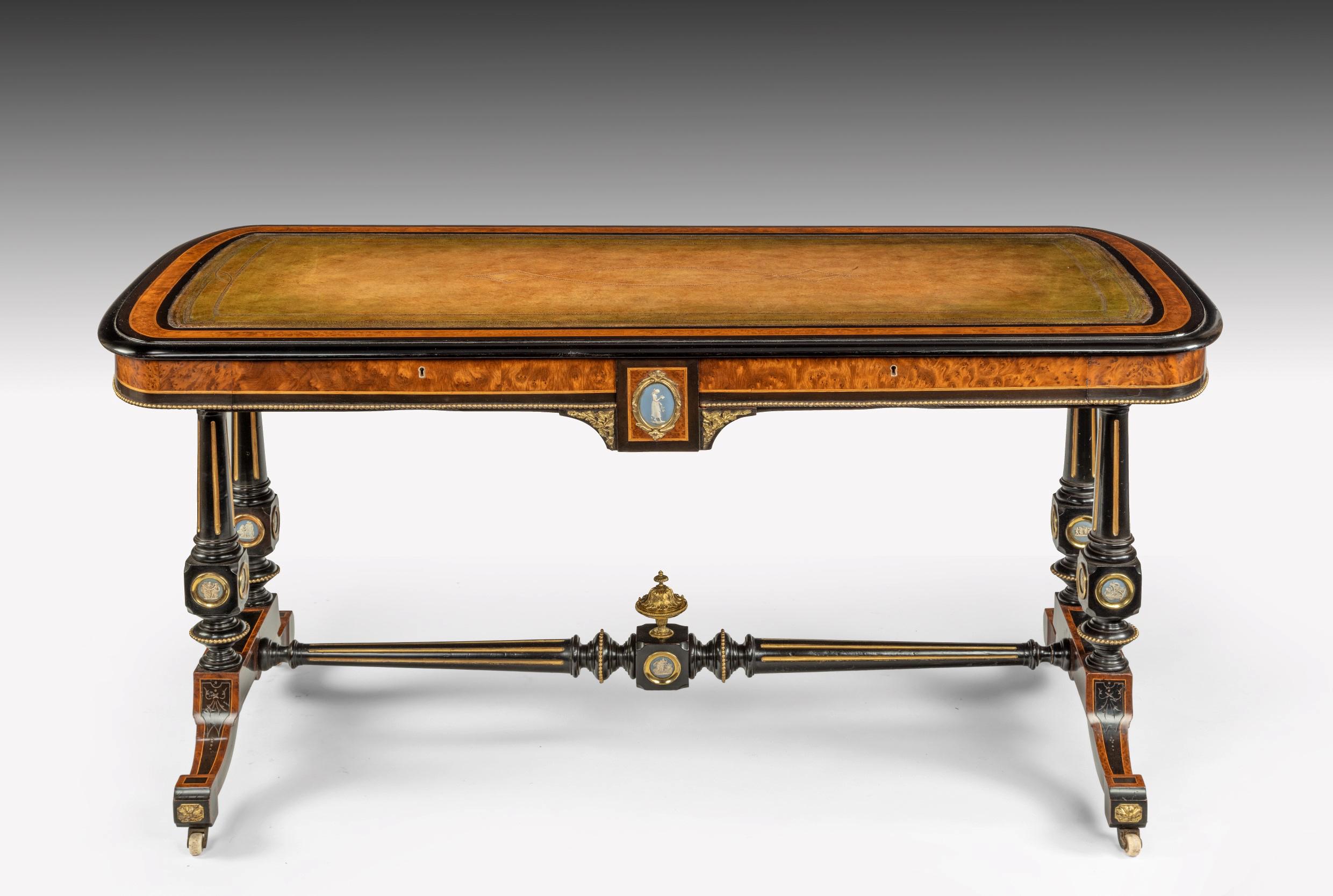Fine Edwards and Roberts 19th Century Ebonized and Thuya Wood Writing Table In Excellent Condition In Benington, Herts