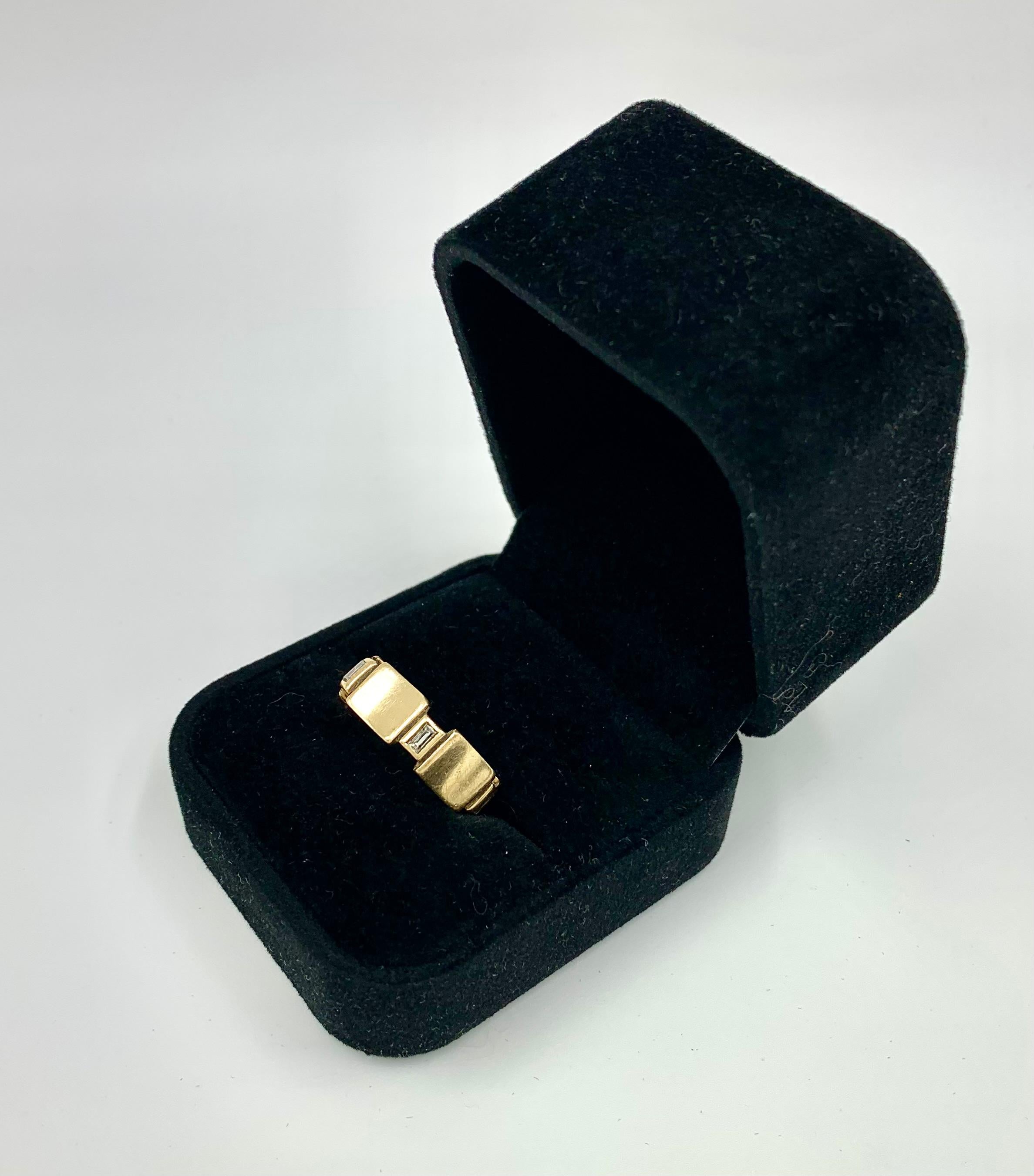 Baguette Cut Fine Elegant Estate Art Deco Five Stone Diamond 14K Yellow Gold Band Ring For Sale