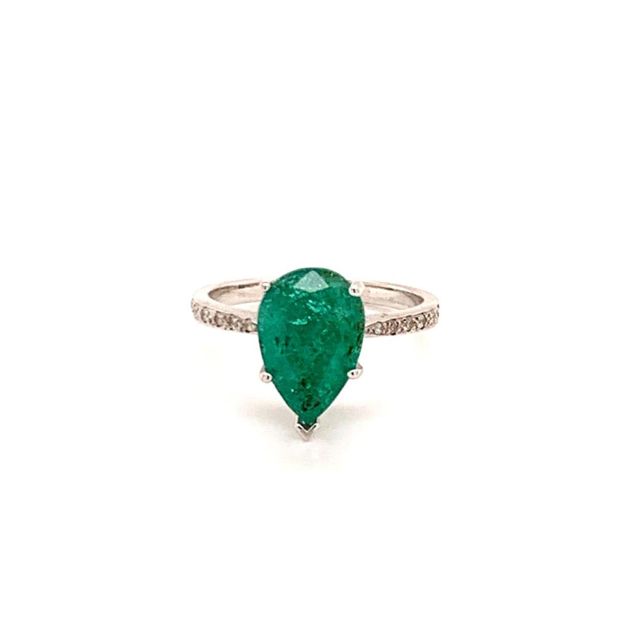CERTIFIED $4,550
LADIES FINE QUALITY EMERALD AND DIAMOND 14 KT RING  LARGE 3.59 TCW

This ring was Certified and appraised in the amount of $4,550 by the prestigious
This is a One of a Kind Unique Custom Made Glamorous Piece of Jewelry!!

Nothing