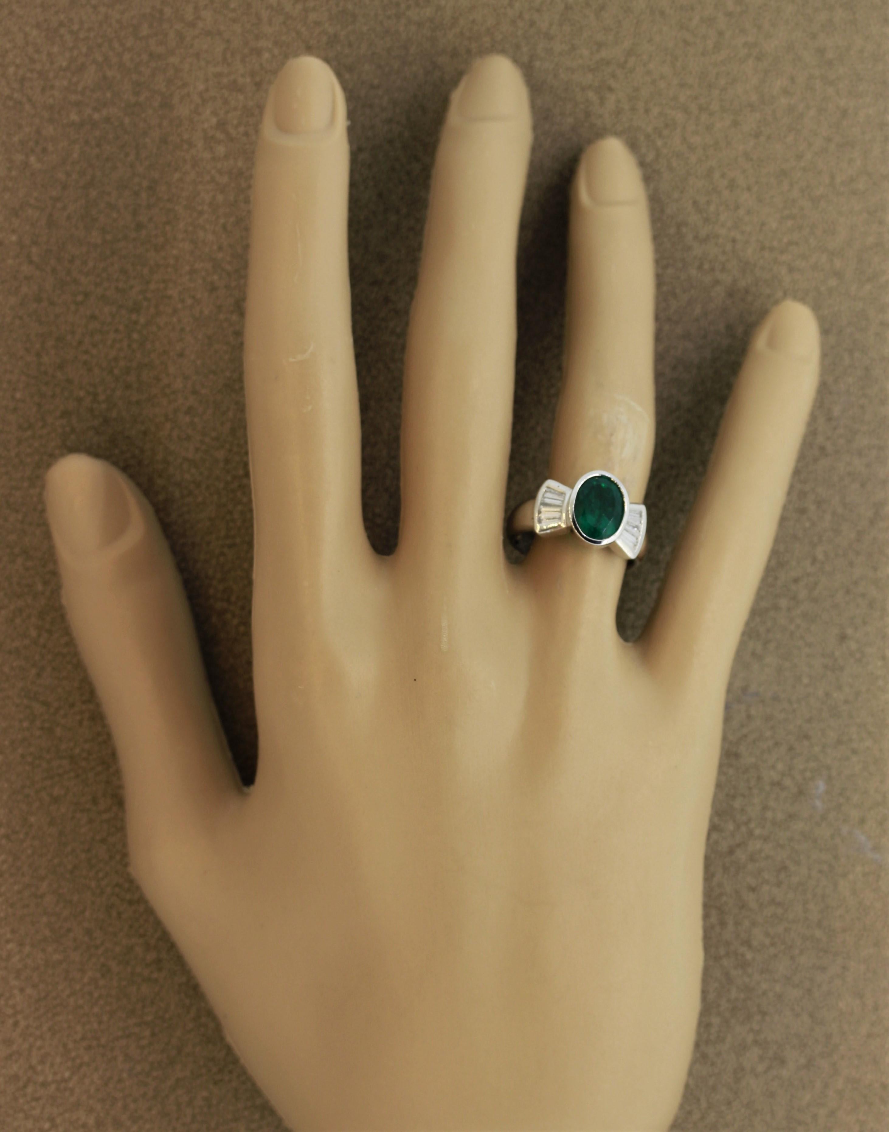 Fine Emerald Diamond Gold Ring For Sale 3