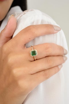 Fine Emerald Diamond Halo Engagement Ring for Women in 18k Solid Yellow Gold