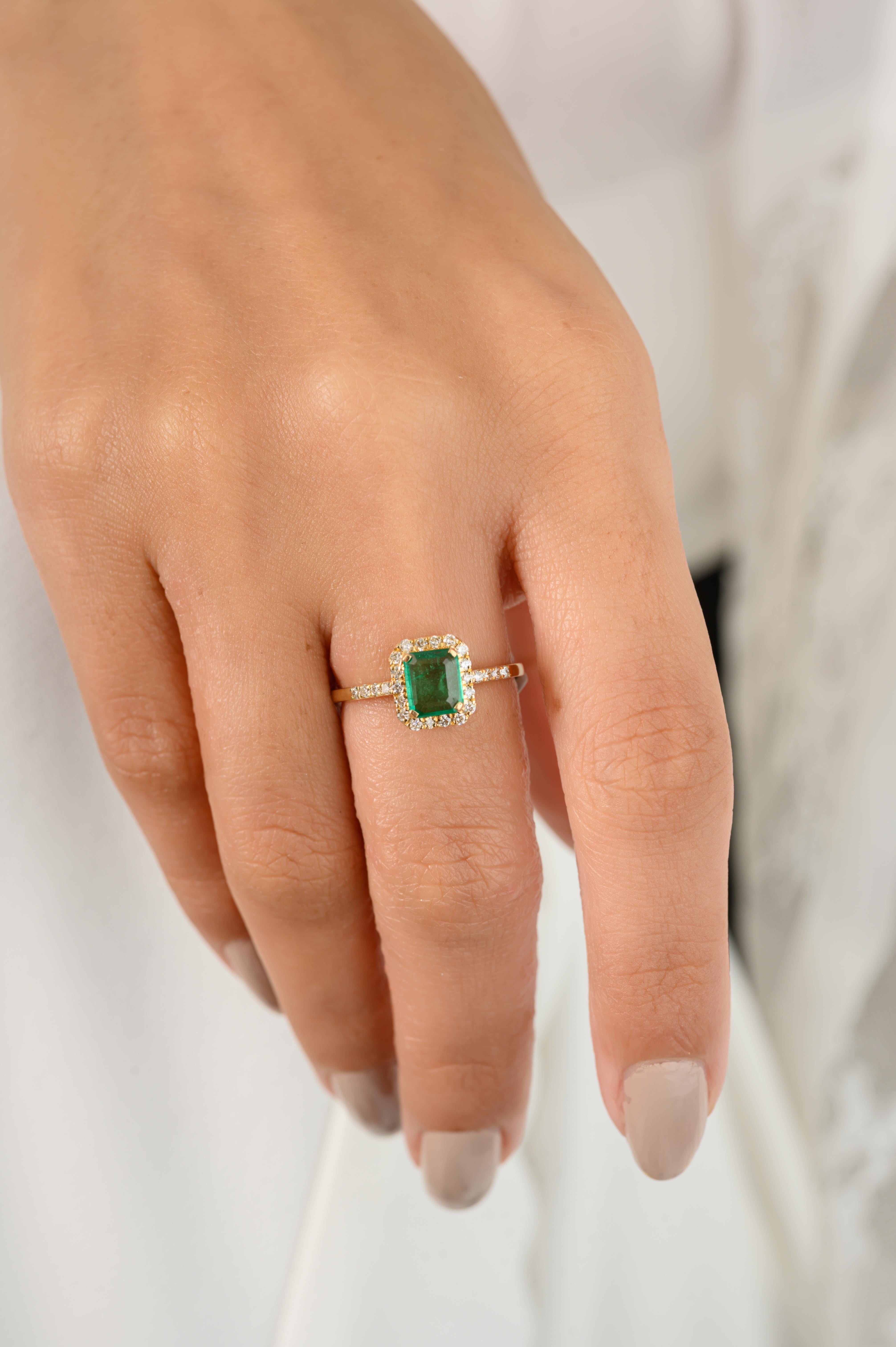 For Sale:  Fine Emerald Diamond Halo Engagement Ring for Women in 18k Solid Yellow Gold 6