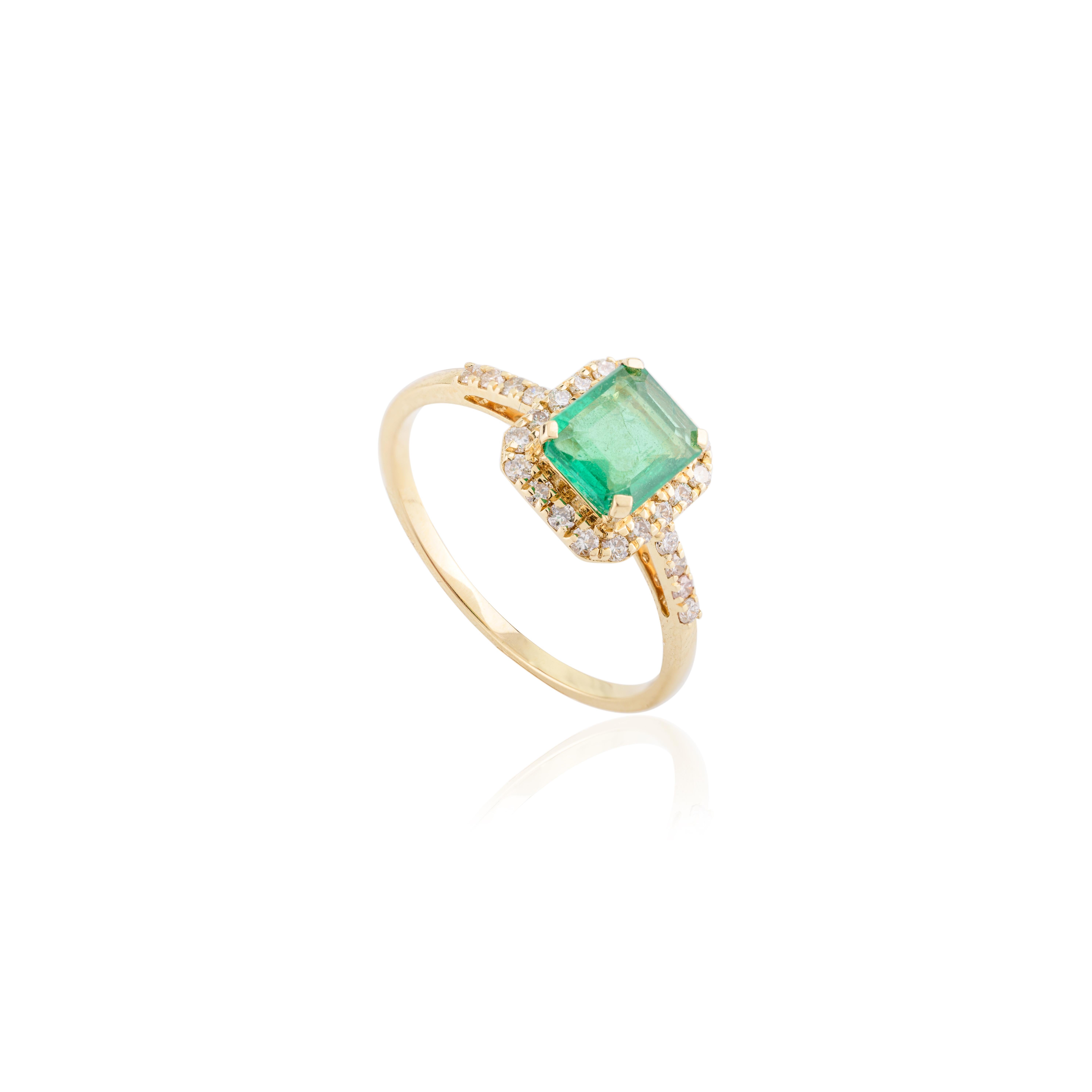 For Sale:  Fine Emerald Diamond Halo Engagement Ring for Women in 18k Solid Yellow Gold 9