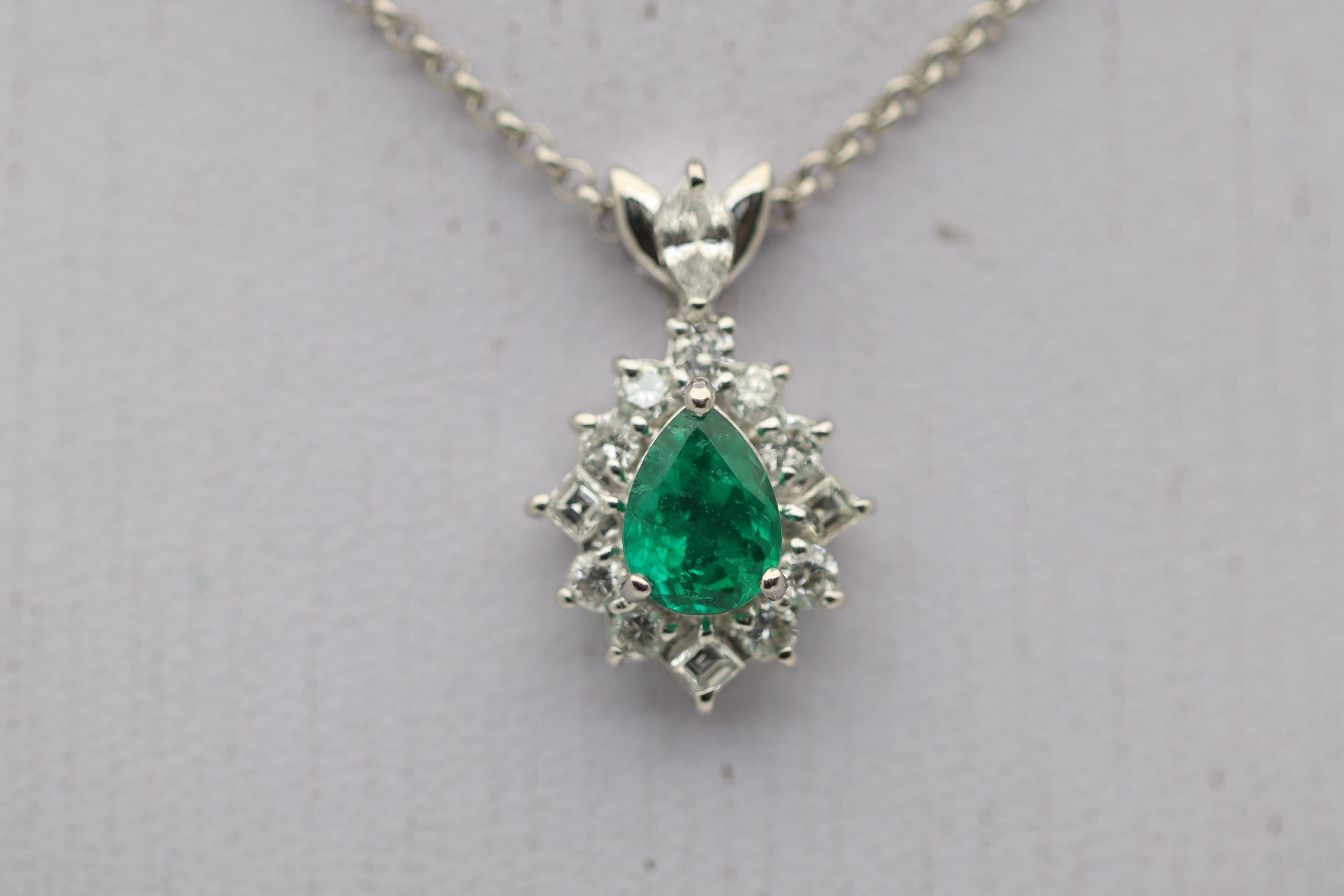 Fine Emerald Diamond Platinum Pendant In New Condition For Sale In Beverly Hills, CA