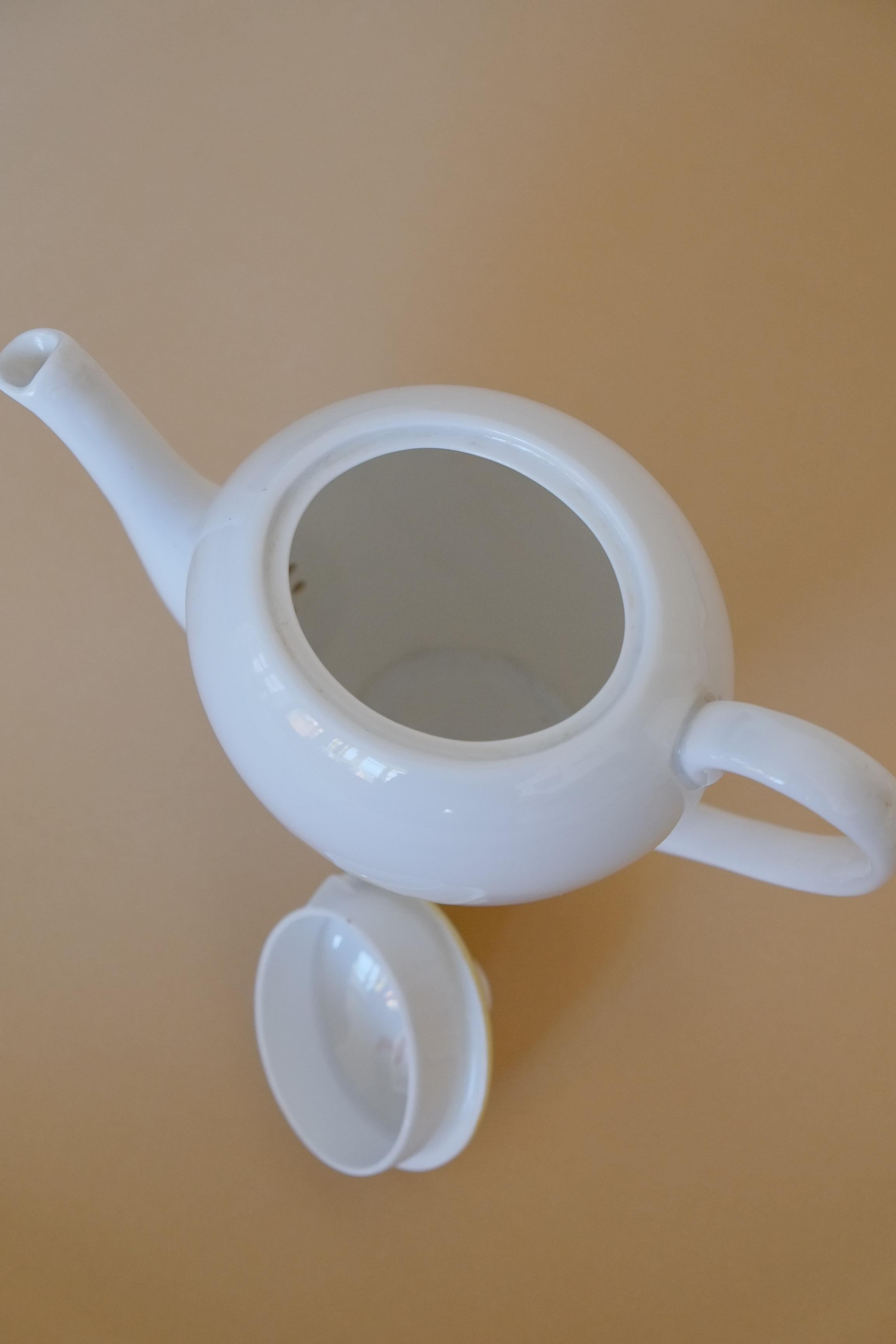 Englisches Knochenporzellan Handbemalt & Signiert Teeservice für Sechs mit Teekanne  im Angebot 2
