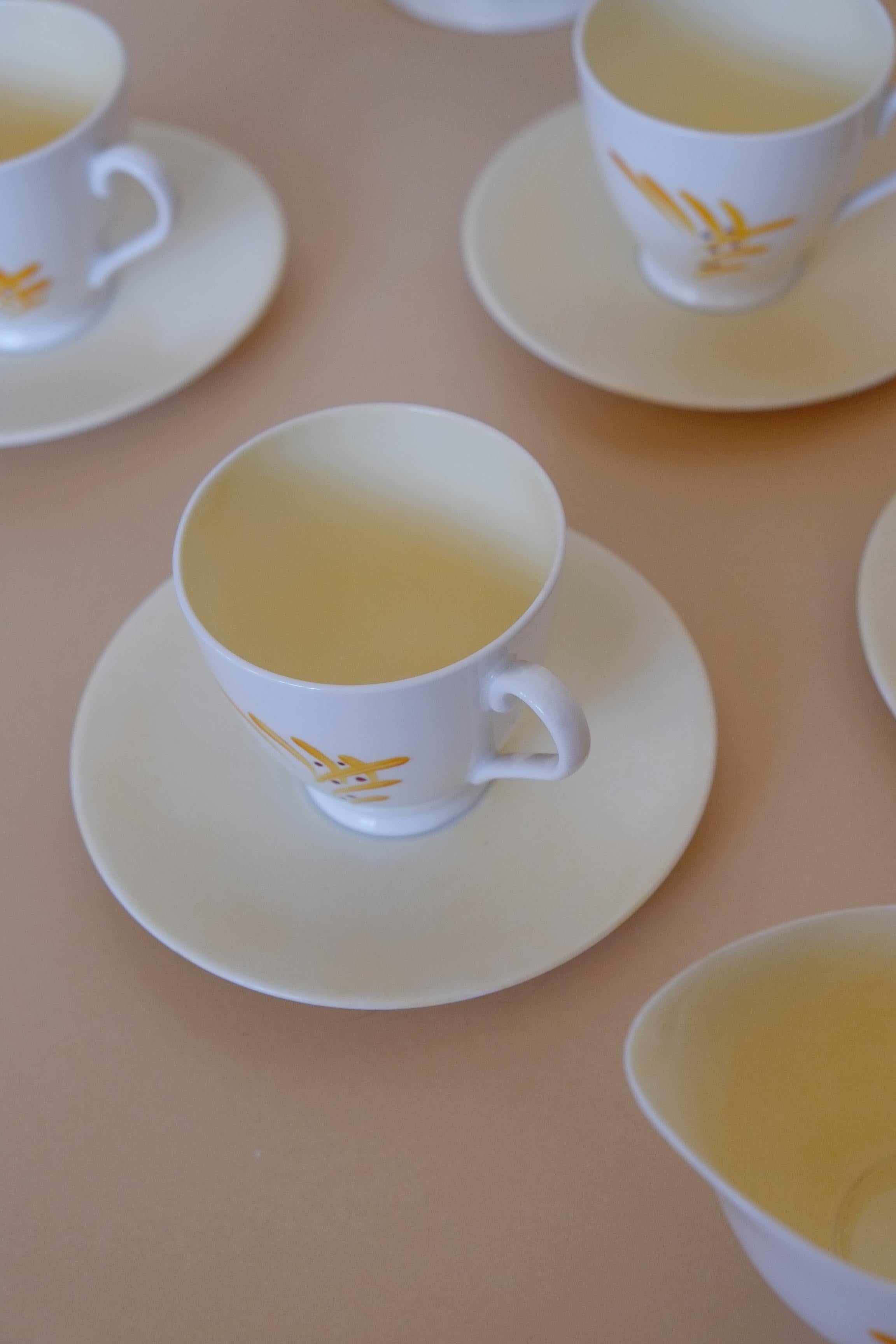 Englisches Knochenporzellan Handbemalt & Signiert Teeservice für Sechs mit Teekanne  im Zustand „Gut“ im Angebot in Leicester, GB