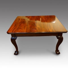 Fine English Edwardian Mahogany 12 Seat Extending Dining Table, circa 1900