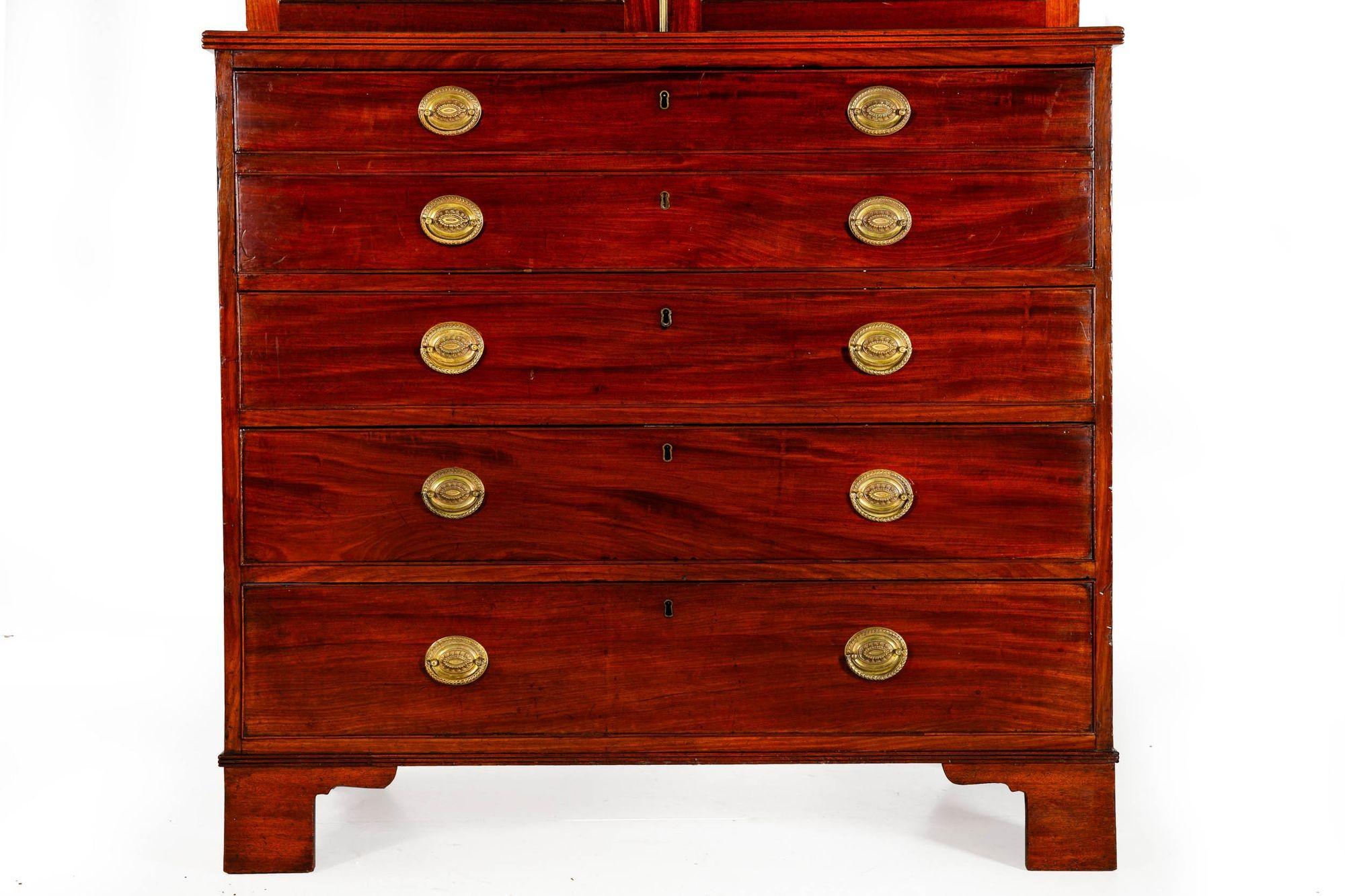 Fine English George III Antique Mahogany Secretary Desk circa 1780 For Sale 4