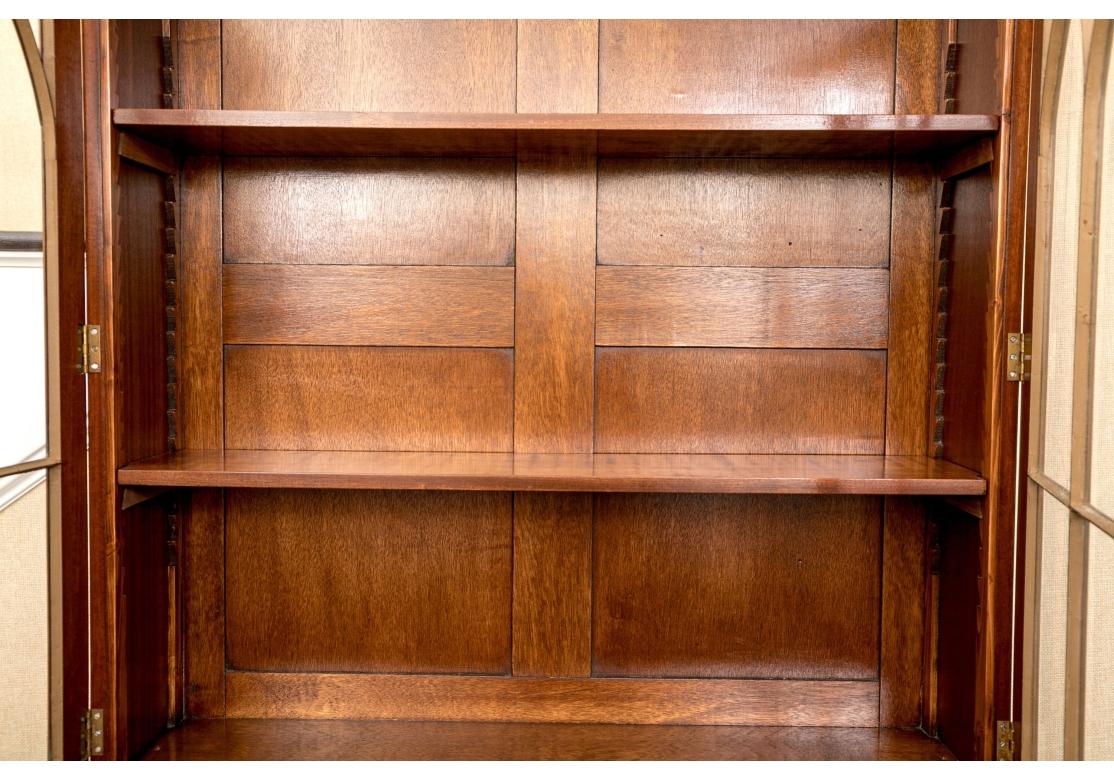 Feine englische George III Stil Mahagoni & Wurzelholz Bücherschrank im Angebot 4