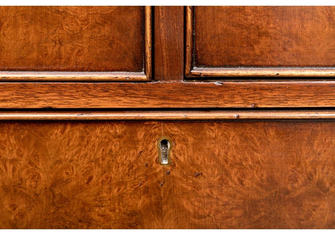 Feine englische George III Stil Mahagoni & Wurzelholz Bücherschrank im Angebot 5