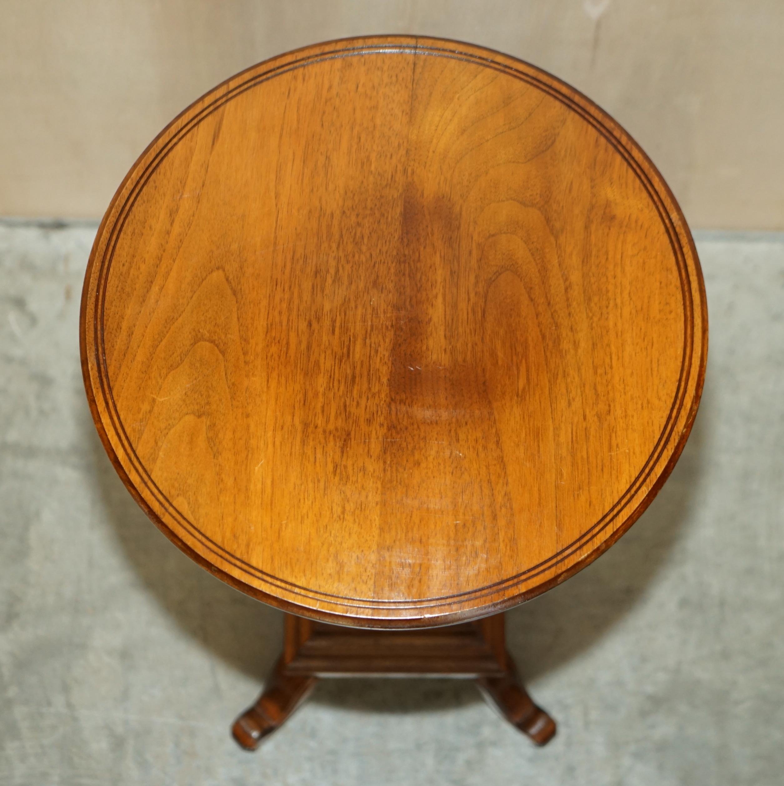 Fine English Made JB Wright Cabinet Maker Regency Revival Side End Lamp Table For Sale 6