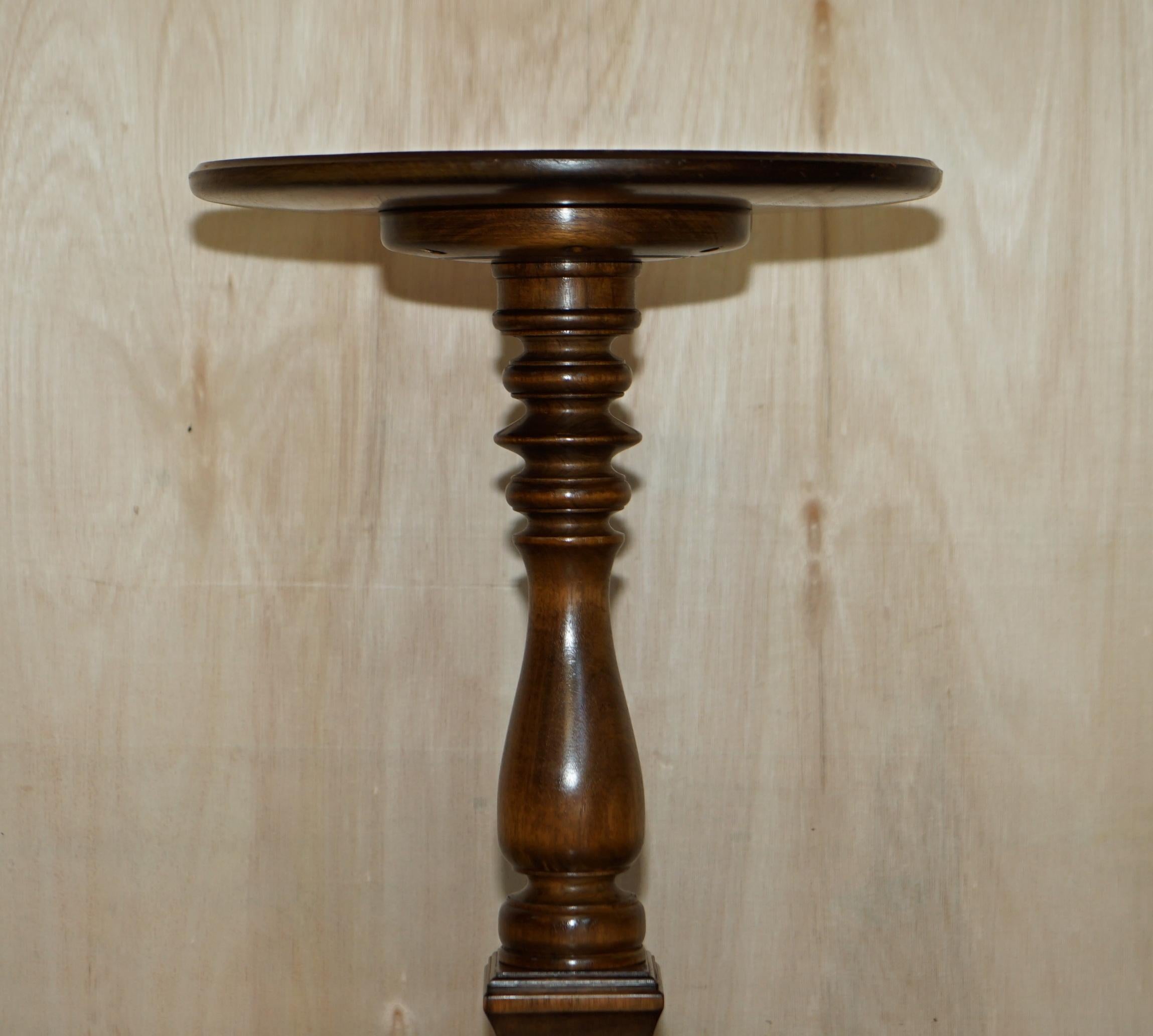 Elm Fine English Made JB Wright Cabinet Maker Regency Revival Side End Lamp Table For Sale