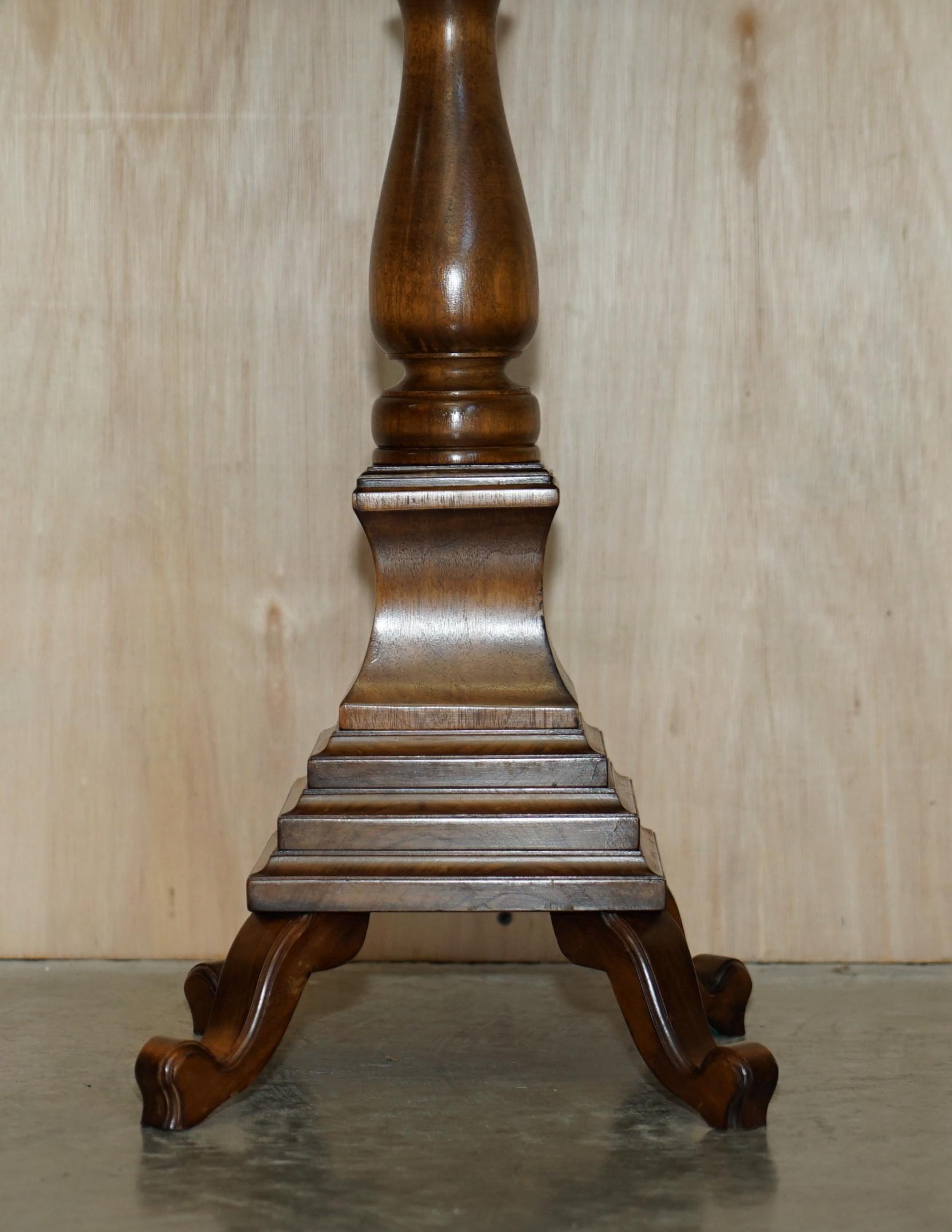 Fine English Made JB Wright Cabinet Maker Regency Revival Side End Lamp Table For Sale 2