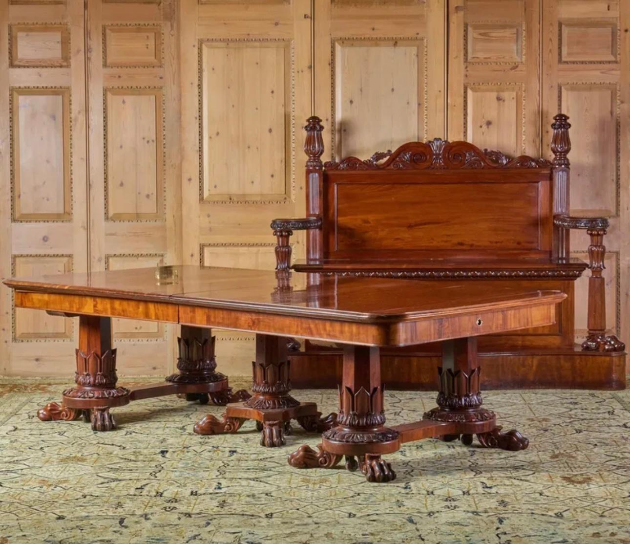 Table de salle à manger à rallonge en acajou William IV et banc de hall en acajou sculpté
Le banc de hall d'entrée contient trois feuilles et trois pads.
Le banc du hall, 5 pi 5 po x 7 pi 3 1/2 po x 25 1/2 po.
Table 30 x 13 ft. 9 in. x 4 ft. 6 in.