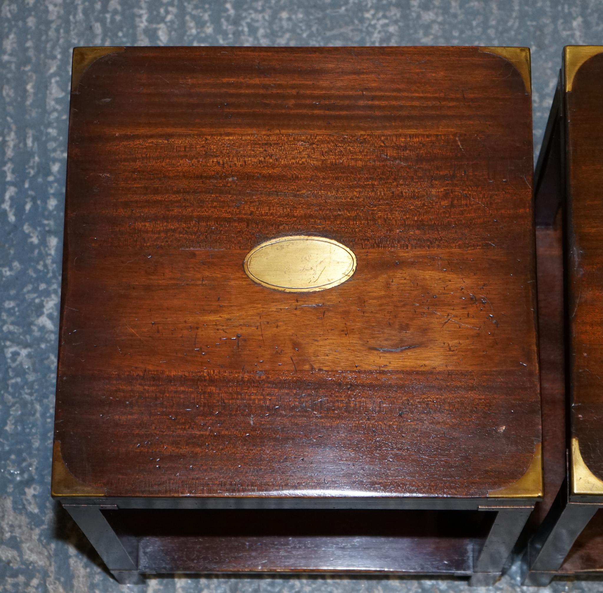 FINE ENGLISH PAIR DE TABLES D'INTÉRIEUR DE campane MILITAIRE BEvan FUNNELL en vente 7