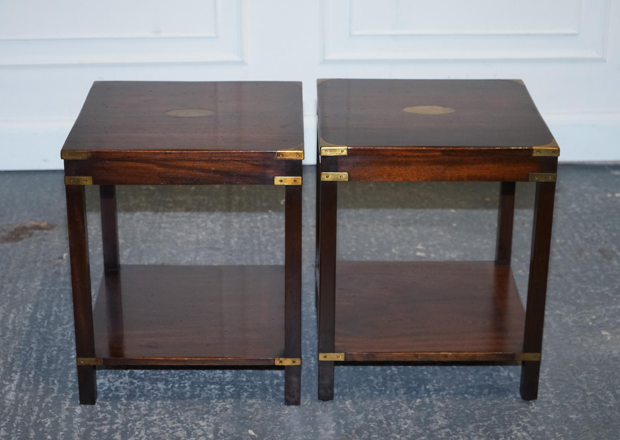 Britannique FINE ENGLISH PAIR DE TABLES D'INTÉRIEUR DE campane MILITAIRE BEvan FUNNELL en vente