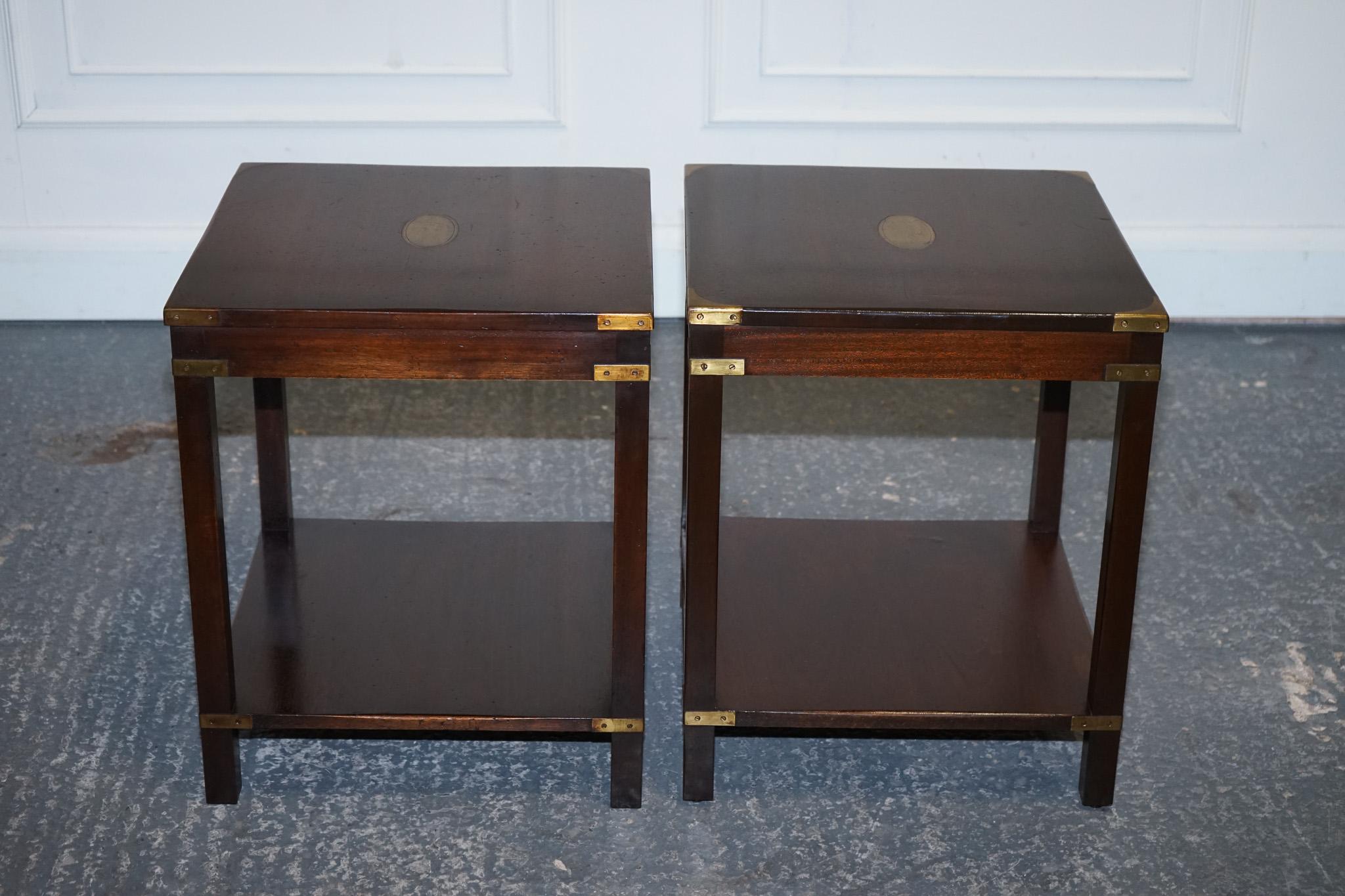 Fait main FINE ENGLISH PAIR DE TABLES D'INTÉRIEUR DE campane MILITAIRE BEvan FUNNELL en vente