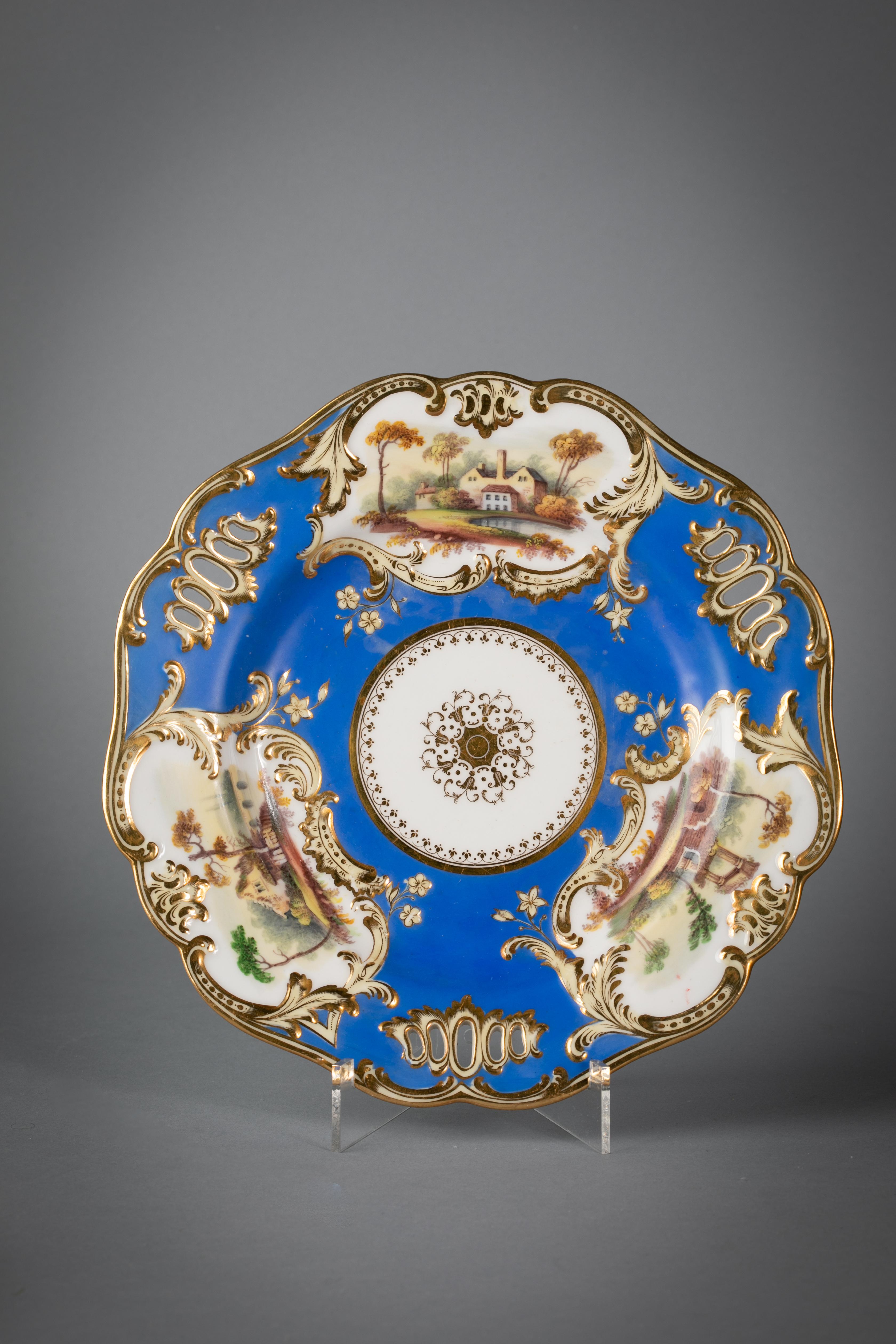 Fino servicio de postres de porcelana inglesa, Minton, hacia 1830 Mediados del siglo XIX en venta