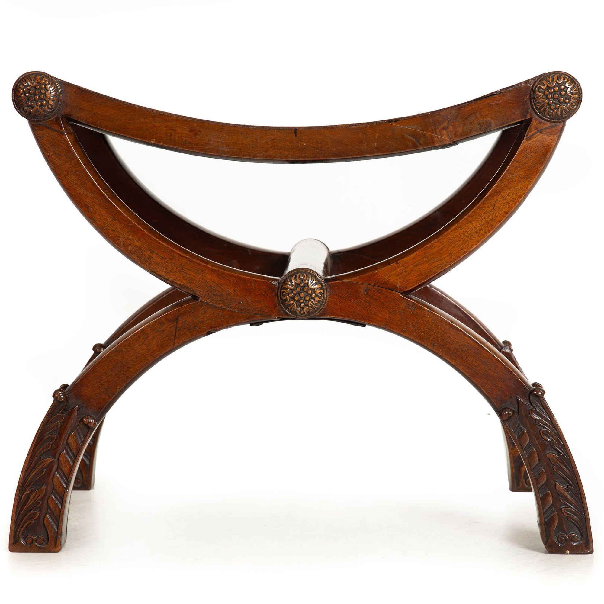 Fine English Regency Antique Mahogany Curule Curved Chair Bench c. 1815 Bon état - En vente à Shippensburg, PA