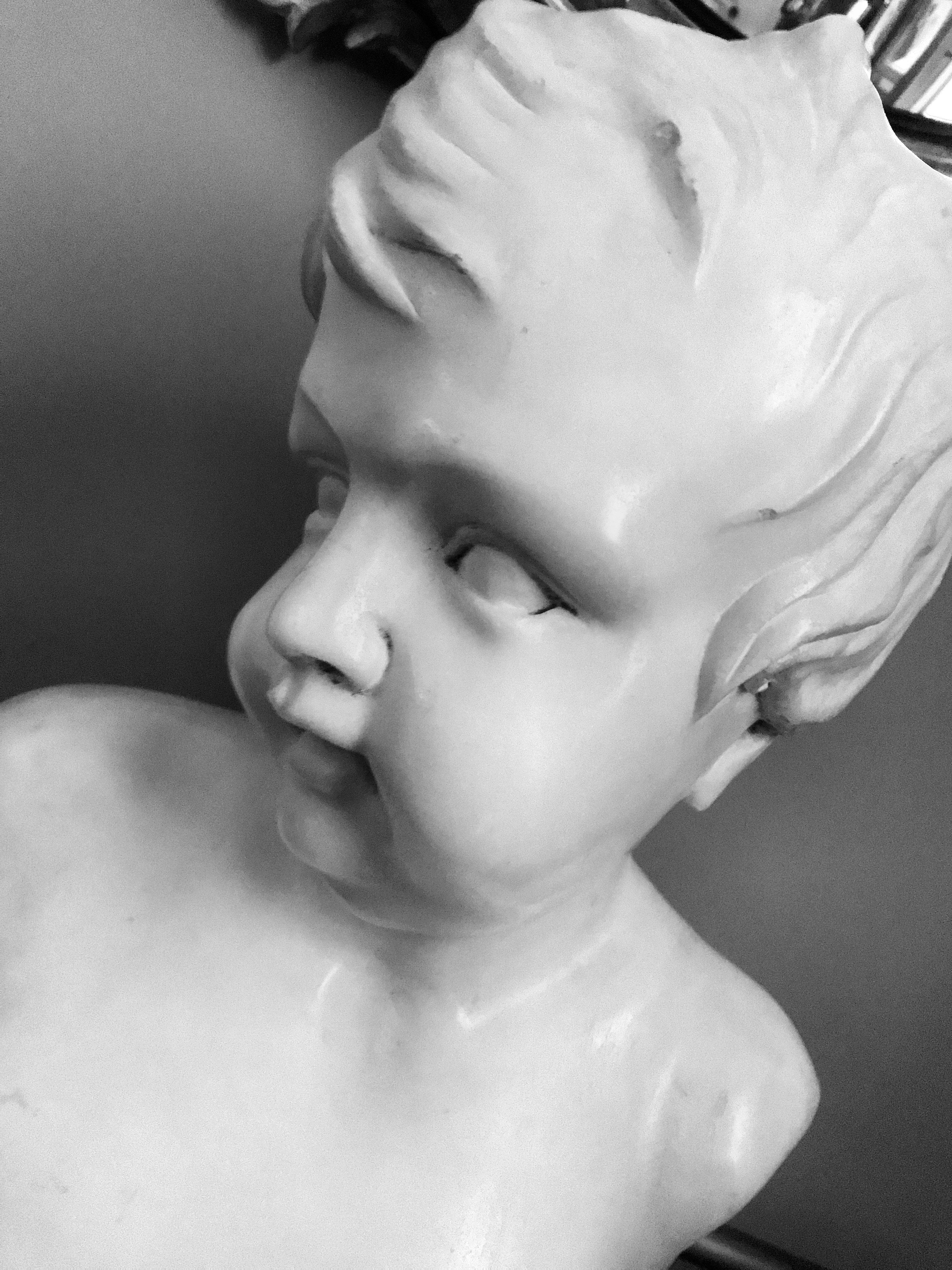 Fine English Regency Carrara Marble Bust of a Young Boy In Good Condition In London, GB