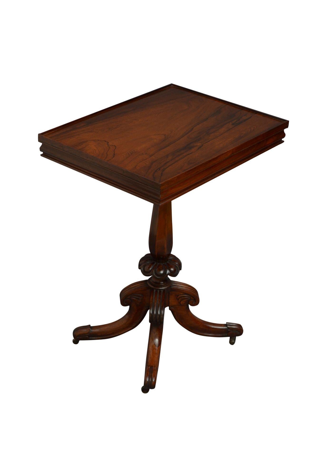 p0282 Elegant English Regency lamp table / side table, having rectangular top with outstanding rosewood grain and low gallery to the edge above shaped frieze, raised on slender, flat faceted vase shaped column with petal carved collar and four