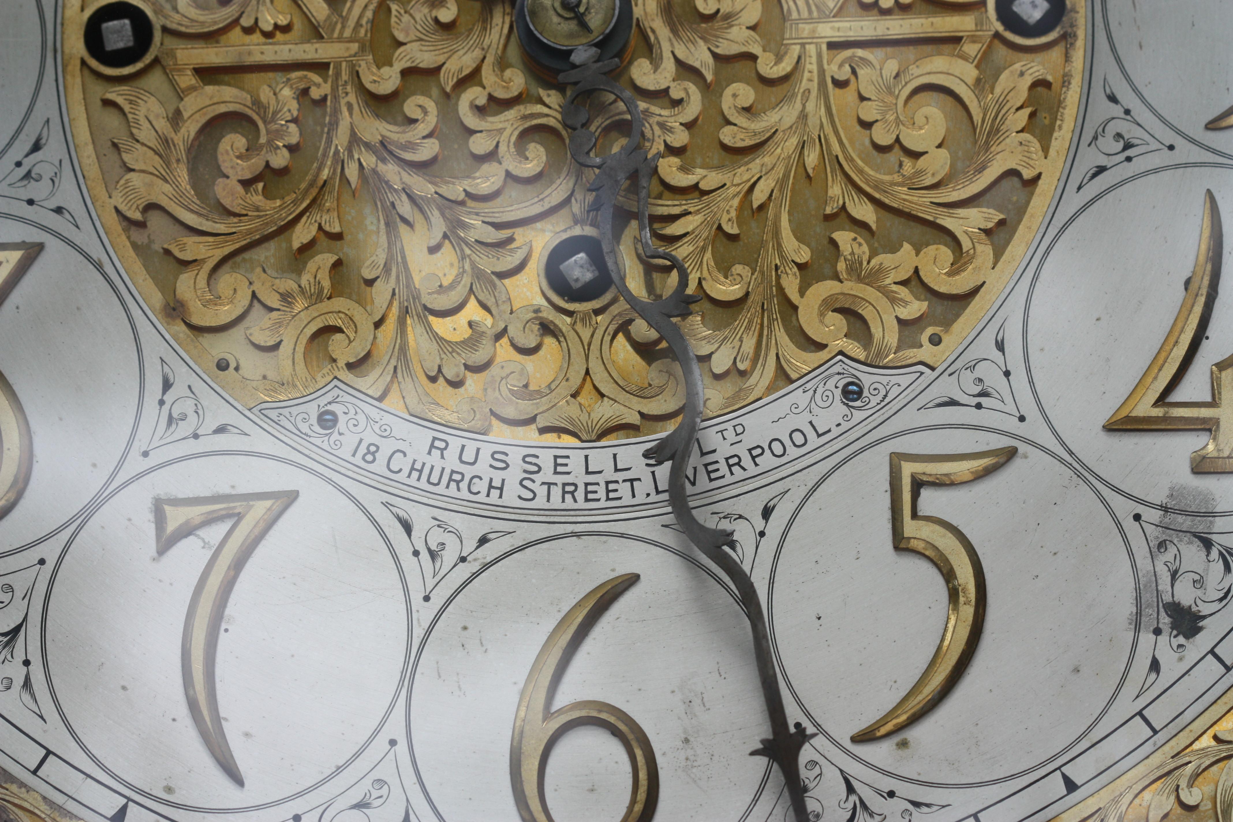 Feine englische Renaissance Revival Mahagoni Chiming Tall Case Clock. CIRCA 1890, R (Holz) im Angebot