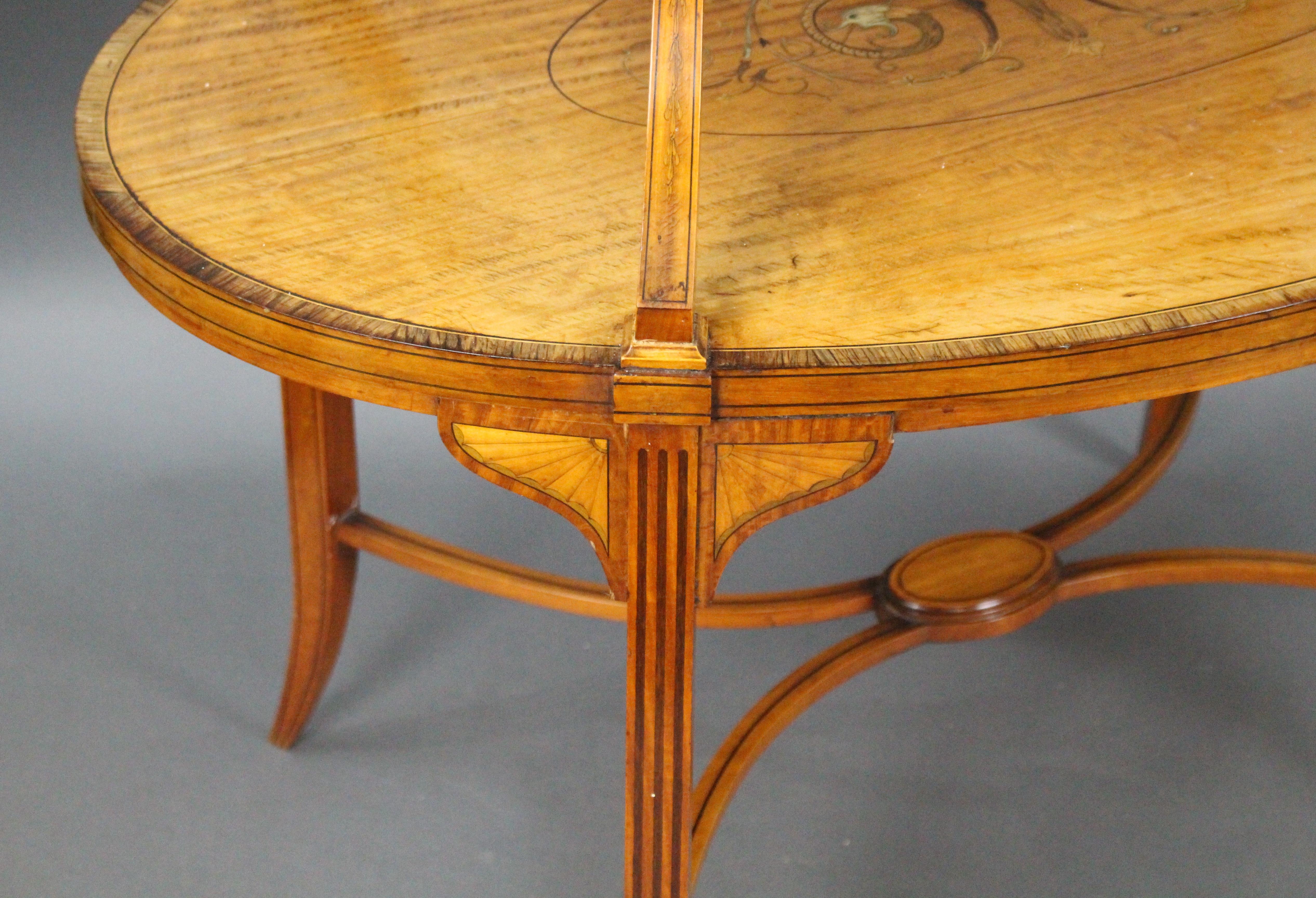 Edle englische Satinholz-Etagere mit Intarsien, Sheraton-Revival, um 1890 im Angebot 1