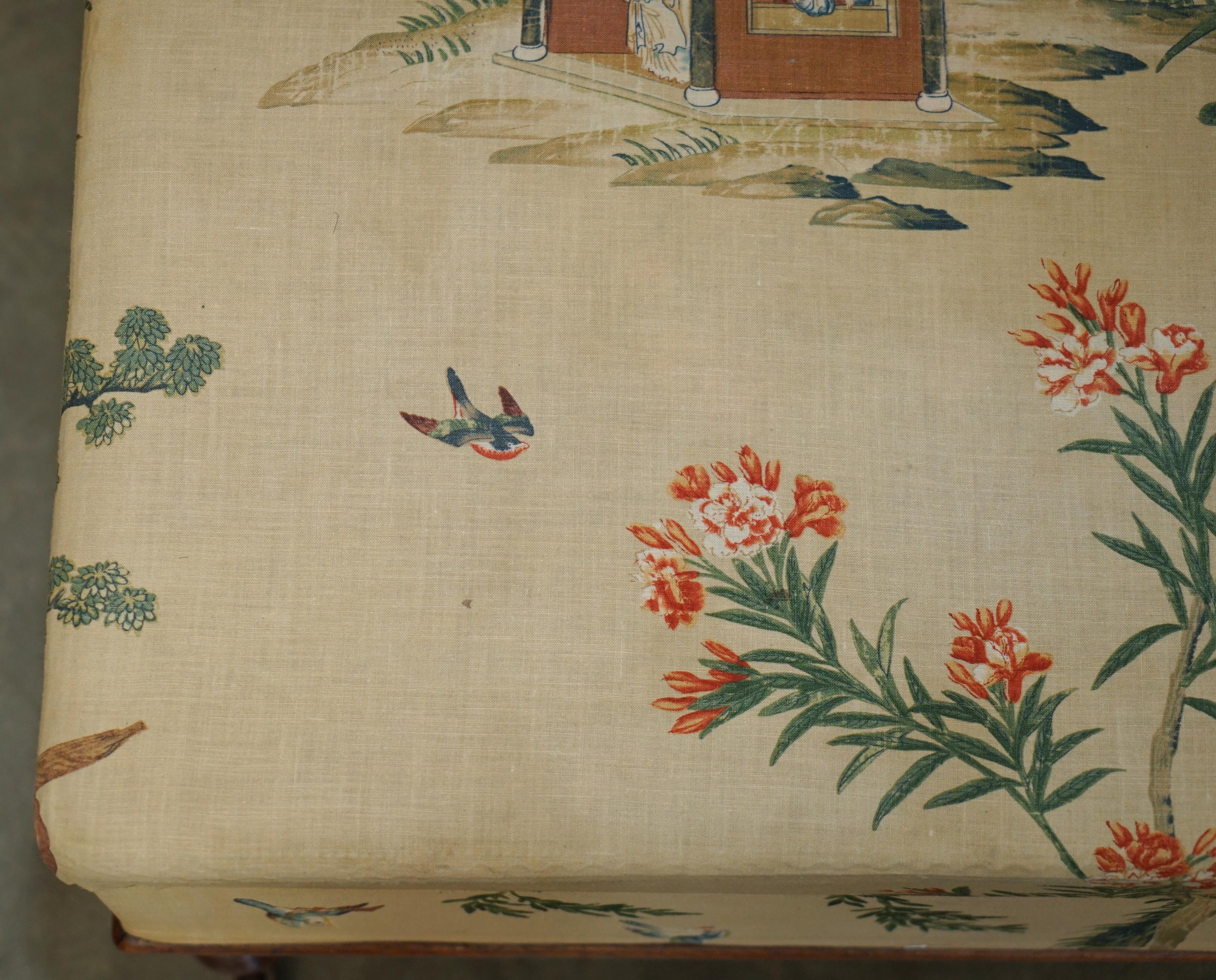 FINA TEJIDA VICTORIANA INGLÉS CiRCA 1860 FOOTSTOOL OTTOMAN CHINOISERIE Mediados del siglo XIX en venta