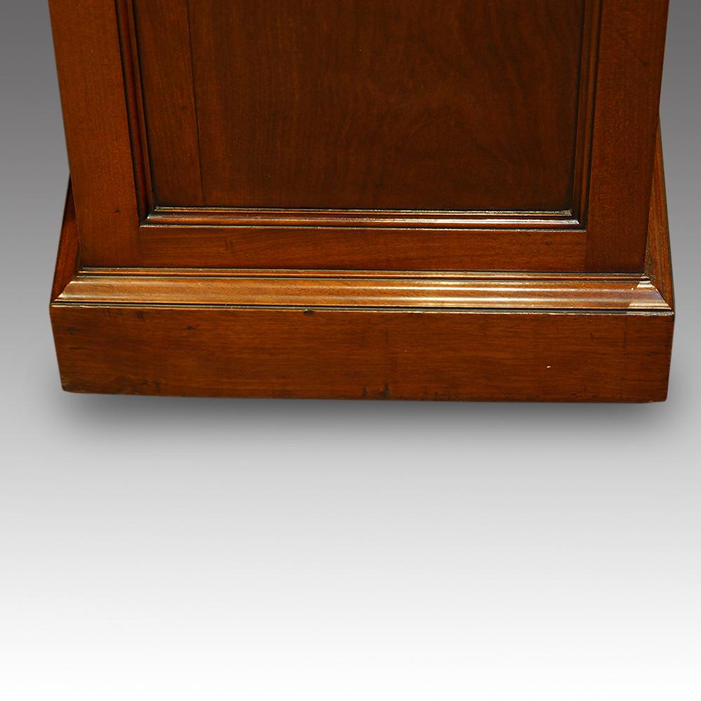 Fine English Victorian Edwards & Roberts Walnut Pedestal Desk 8