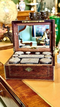 Elegante beauty case da viaggio in stile vittoriano inglese, 1880 circa