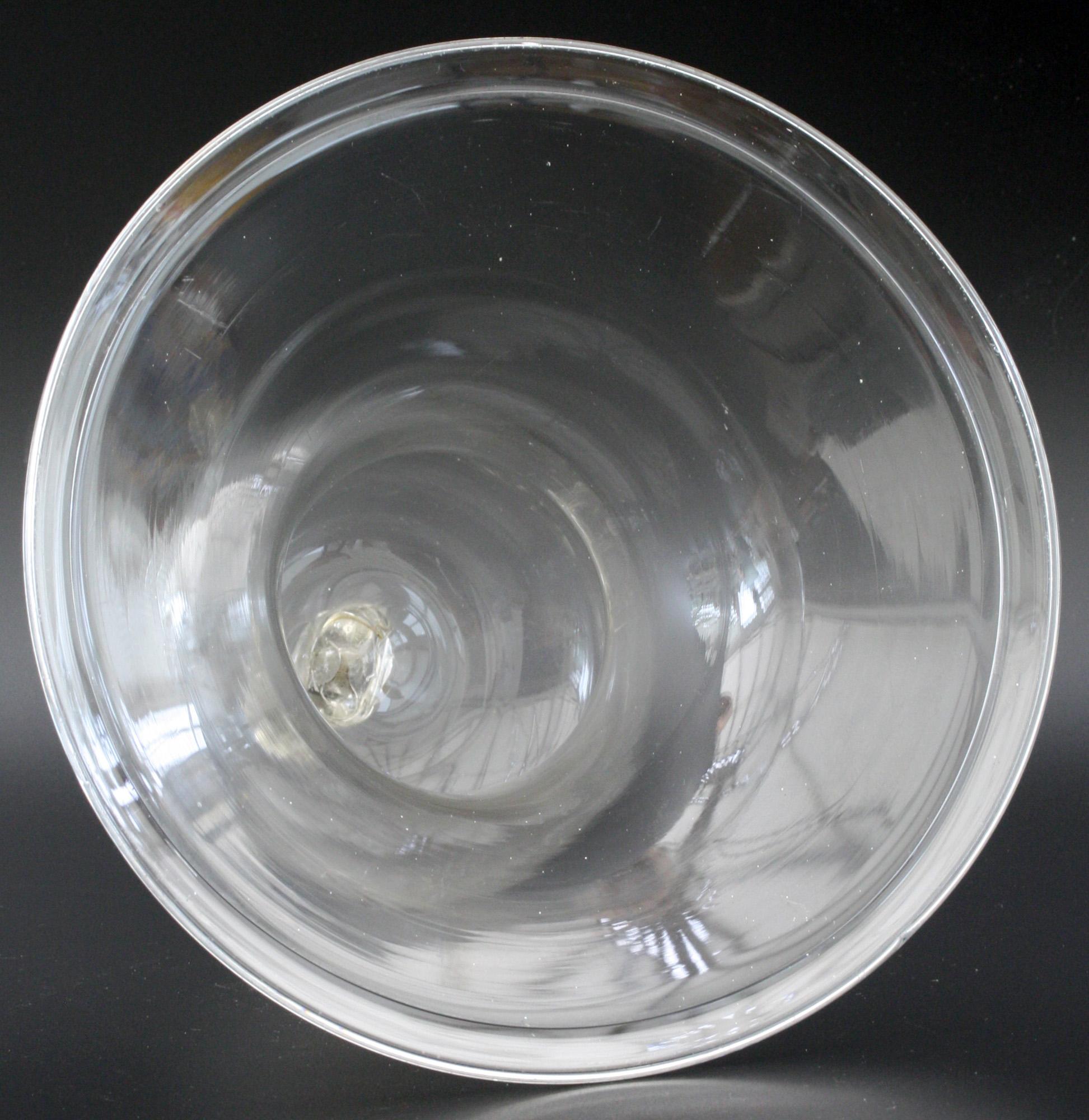 Fait main Cloche à fumée anglaise victorienne en verre soufflé transparent de grande taille en vente