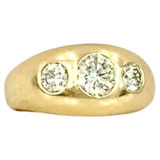 Bague gitane de succession en or jaune 14 carats à trois pierres avec diamants 1,71 TCW