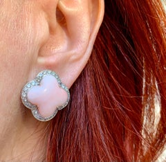 Orecchini a trifoglio di corallo in oro bianco 18 carati con diamante 1,7 TCW di Andreoli di alta qualità