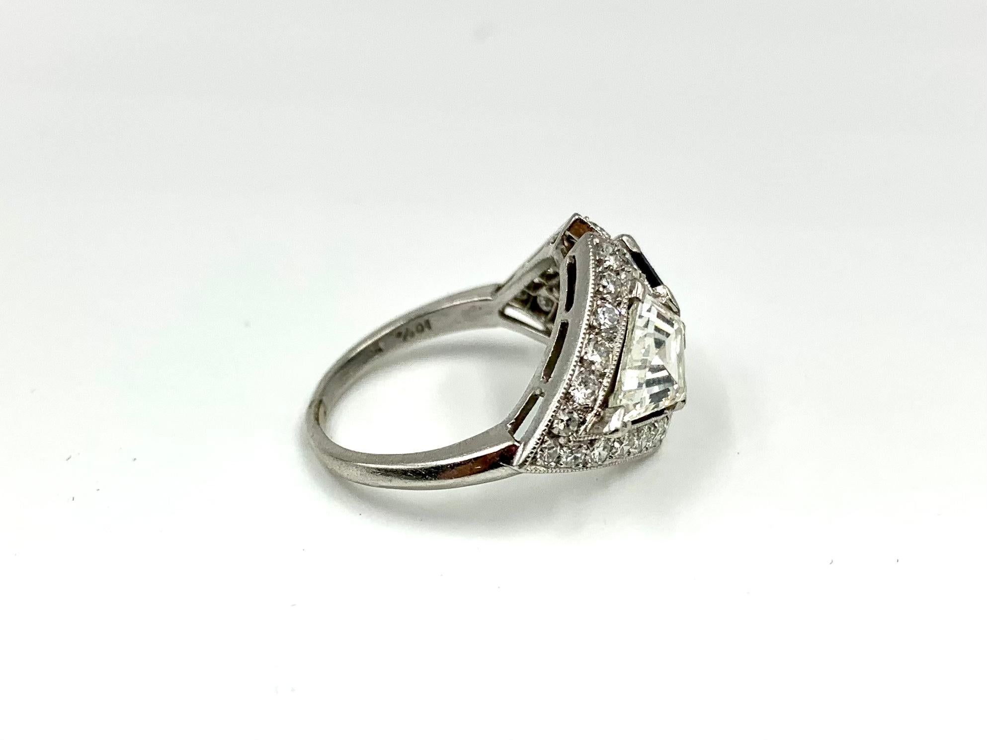 Fine Estate Art Deco Period Moi et Toi Diamond Sapphire Platinum Ring Circa 1920 For Sale 3