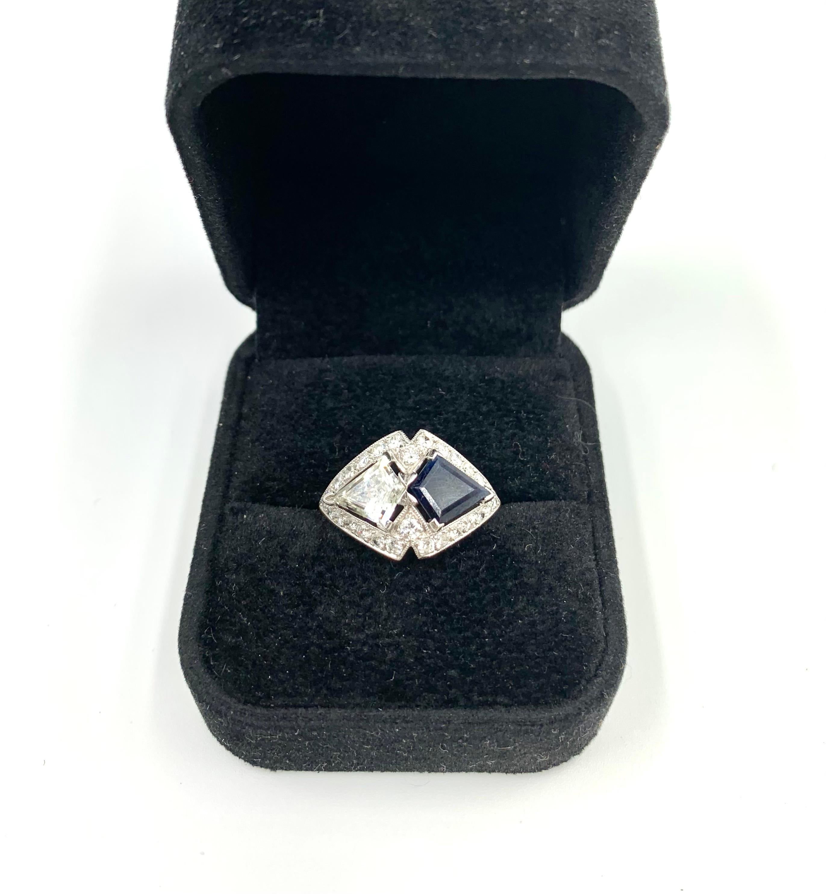 Fine Estate Art Deco Period Moi et Toi Diamond Sapphire Platinum Ring Circa 1920 For Sale 6