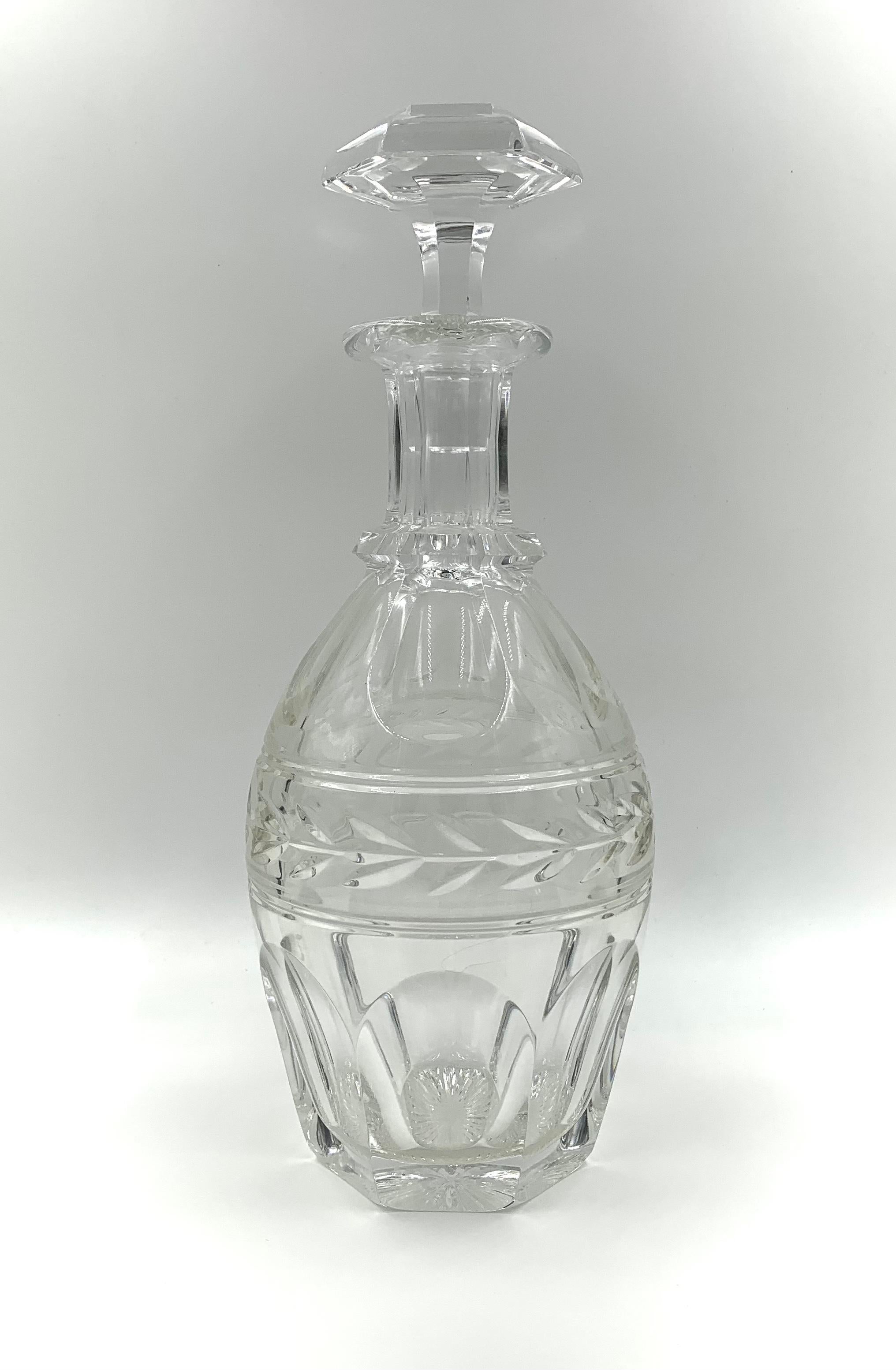 Carafe Jonzac en cristal de Baccarat de style Empire, ancienne propriété en vente 4