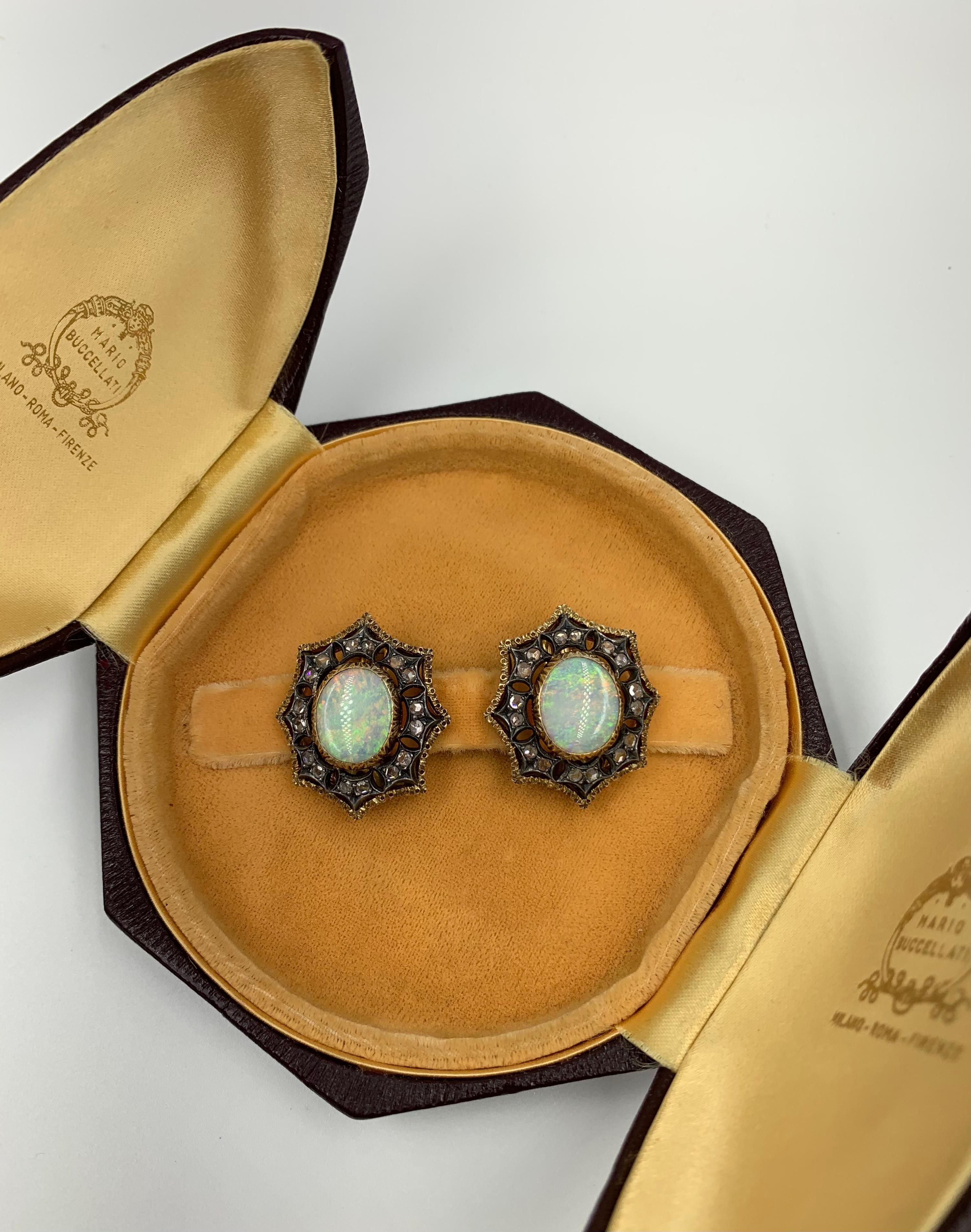 Mario Buccellati Boucles d'oreilles en or bicolore 18 carats avec opale cabochon et diamant, ancienne propriété en vente 8