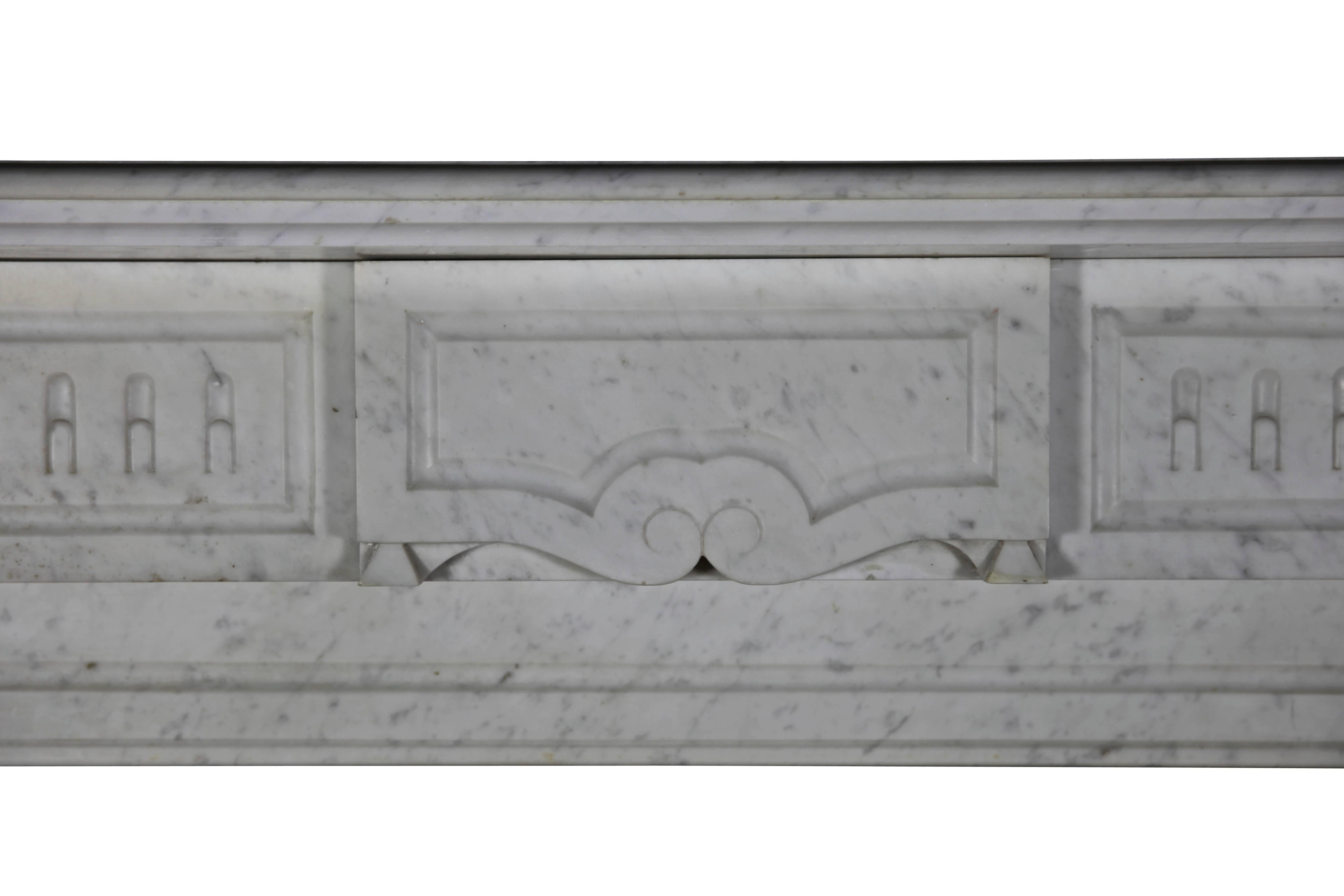 Fine Belgian vintage Carrara Marble fireplace surround from the city of Ghent. 19th century.
Measurements:
156 cm Exterior Width 61,42 Inch
120 cm Exterior Height 47,24 Inch
91 cm Interior Width 35,83 Inch
88 cm Interior Height 34,65 Inch
29 cm
