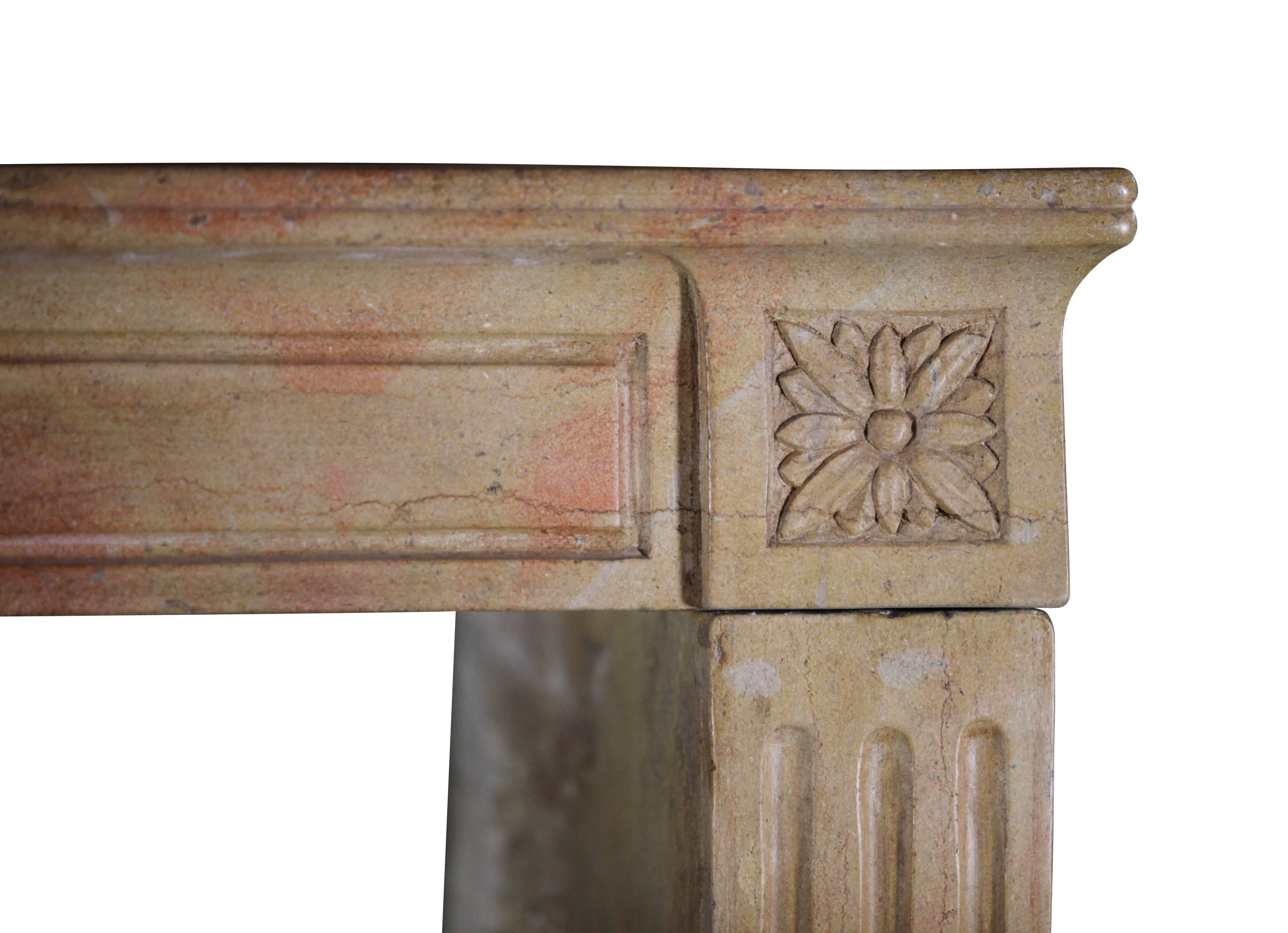 Fine European Antique Stone Fireplace Surround In Excellent Condition For Sale In Beervelde, BE